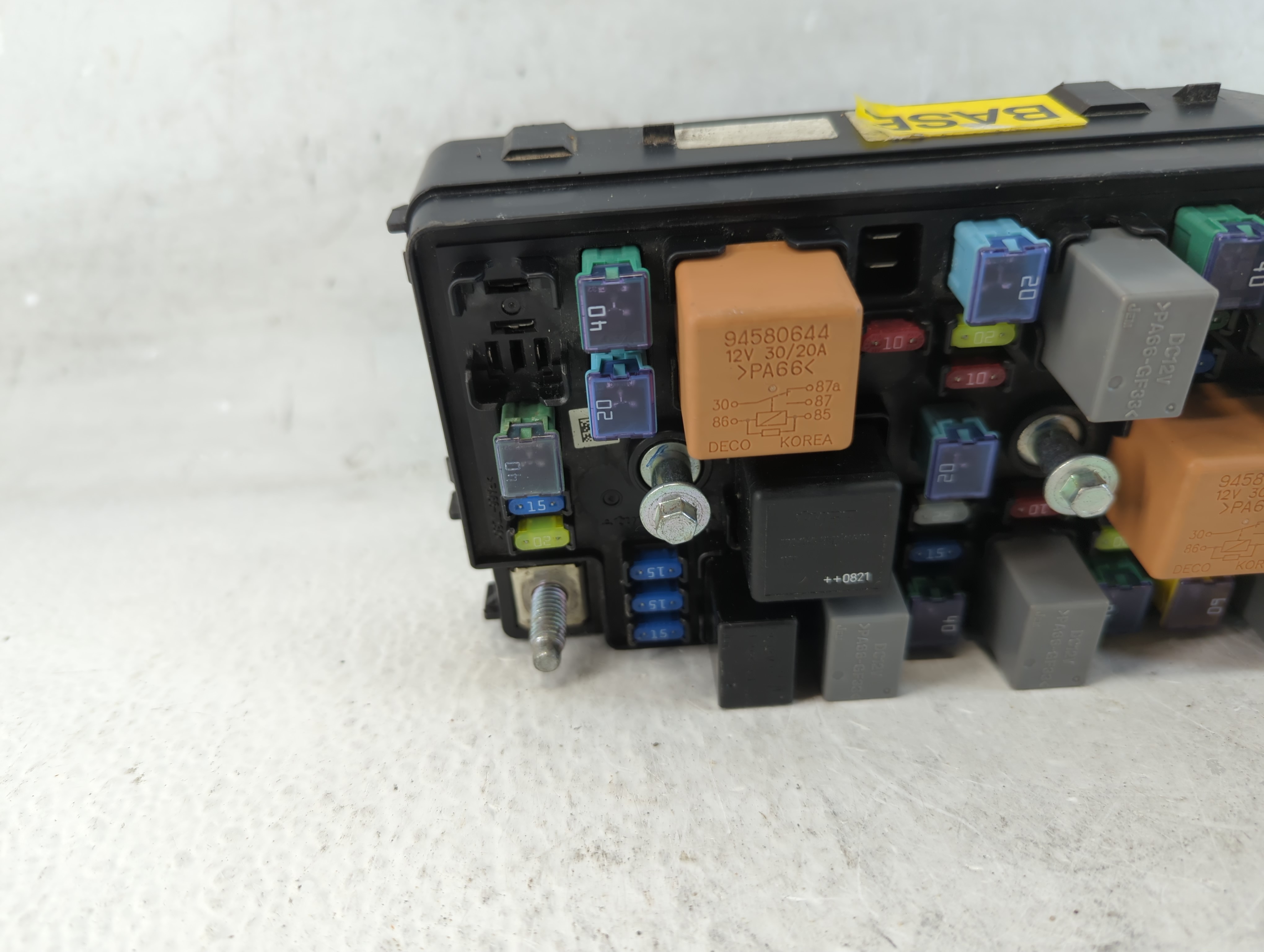 Picture of 2008-2009 Saturn Vue Fusebox Fuse Box Relay Module 903971