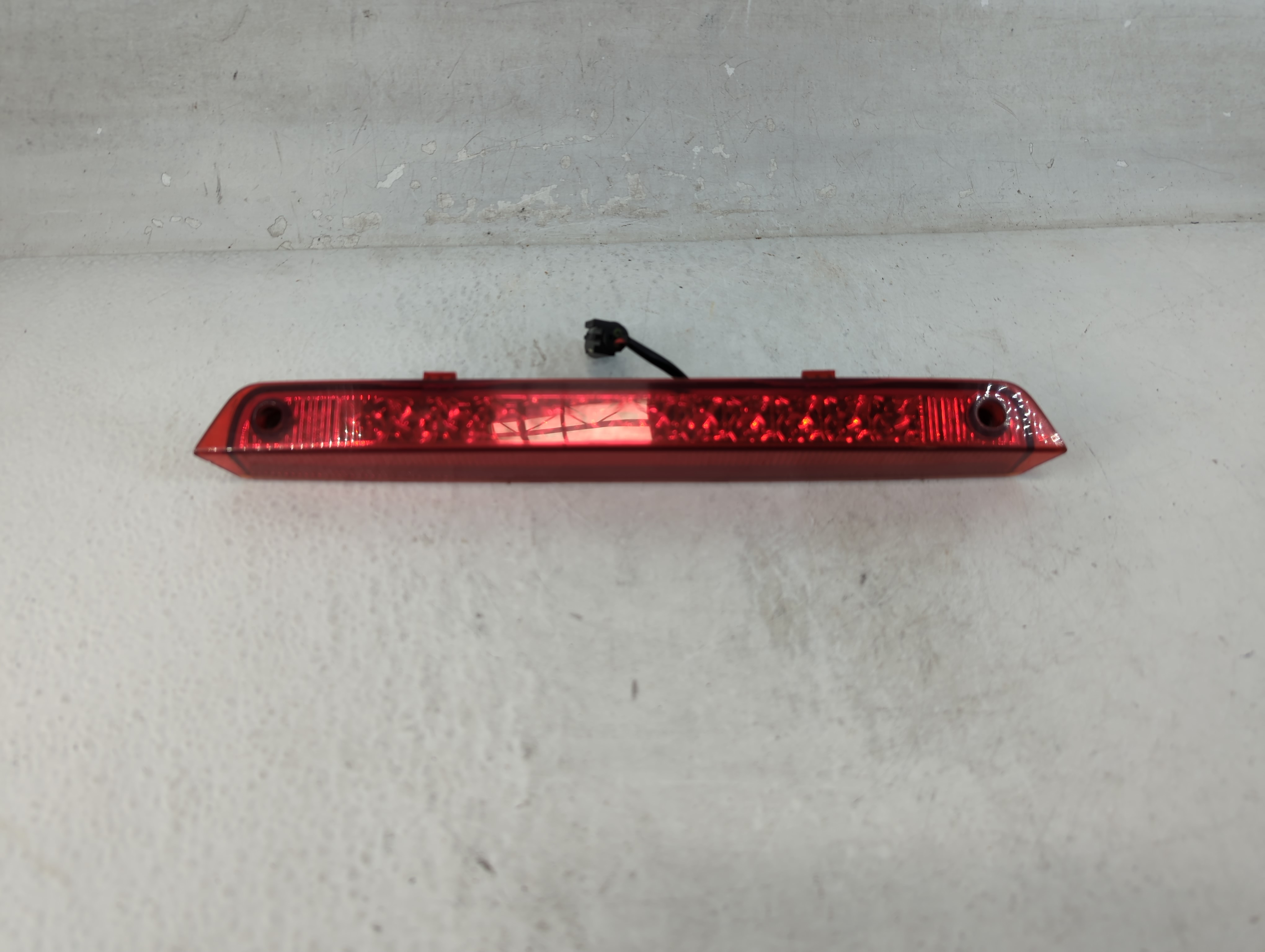 2009 Saturn Vue Third Brake Light Tail Light 903980 - Oemusedautoparts1.com