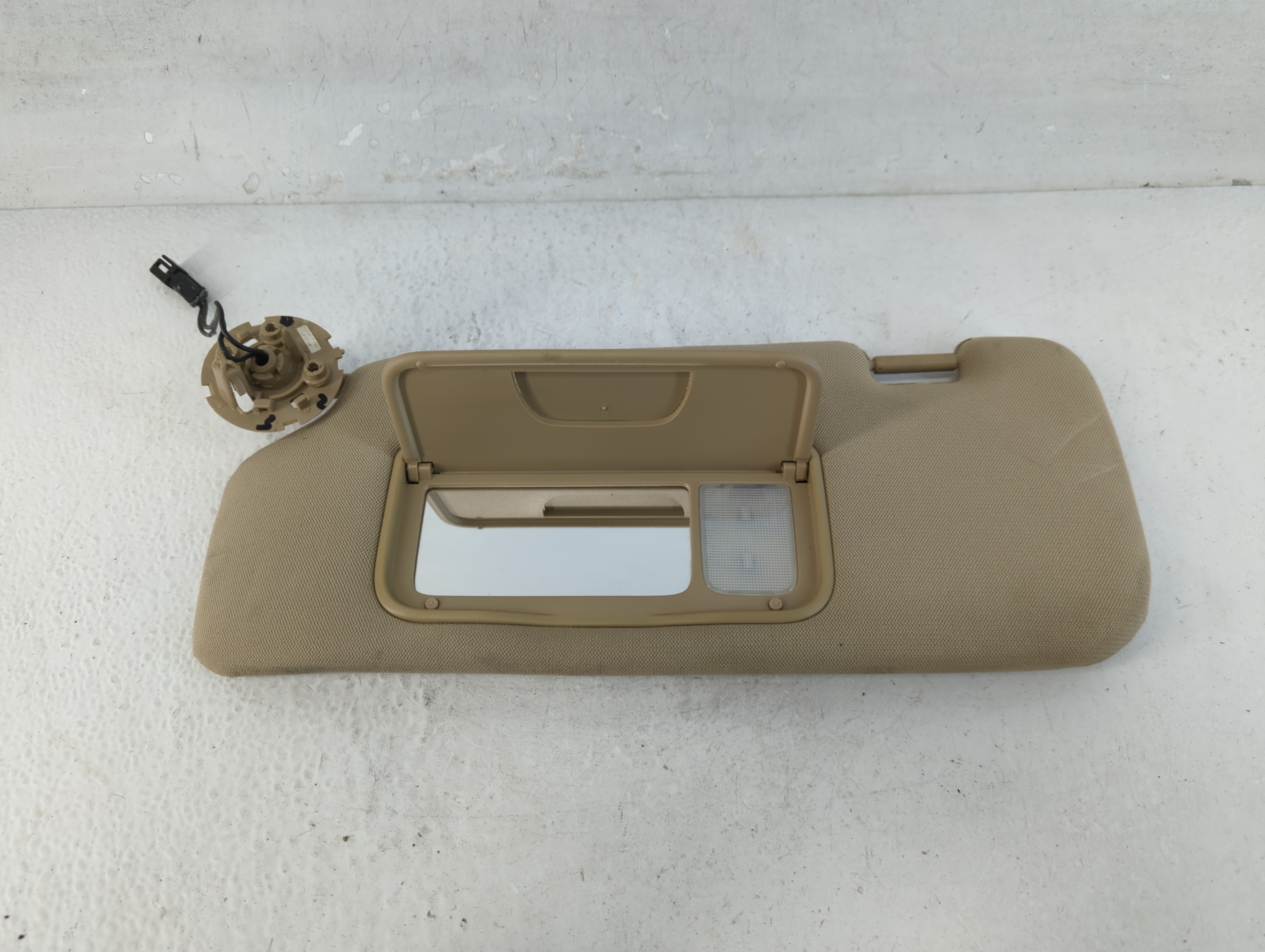 Picture of 2008-2010 Saturn Vue Driver Sun Visor Mirror Left Sunvisor Beige 903992