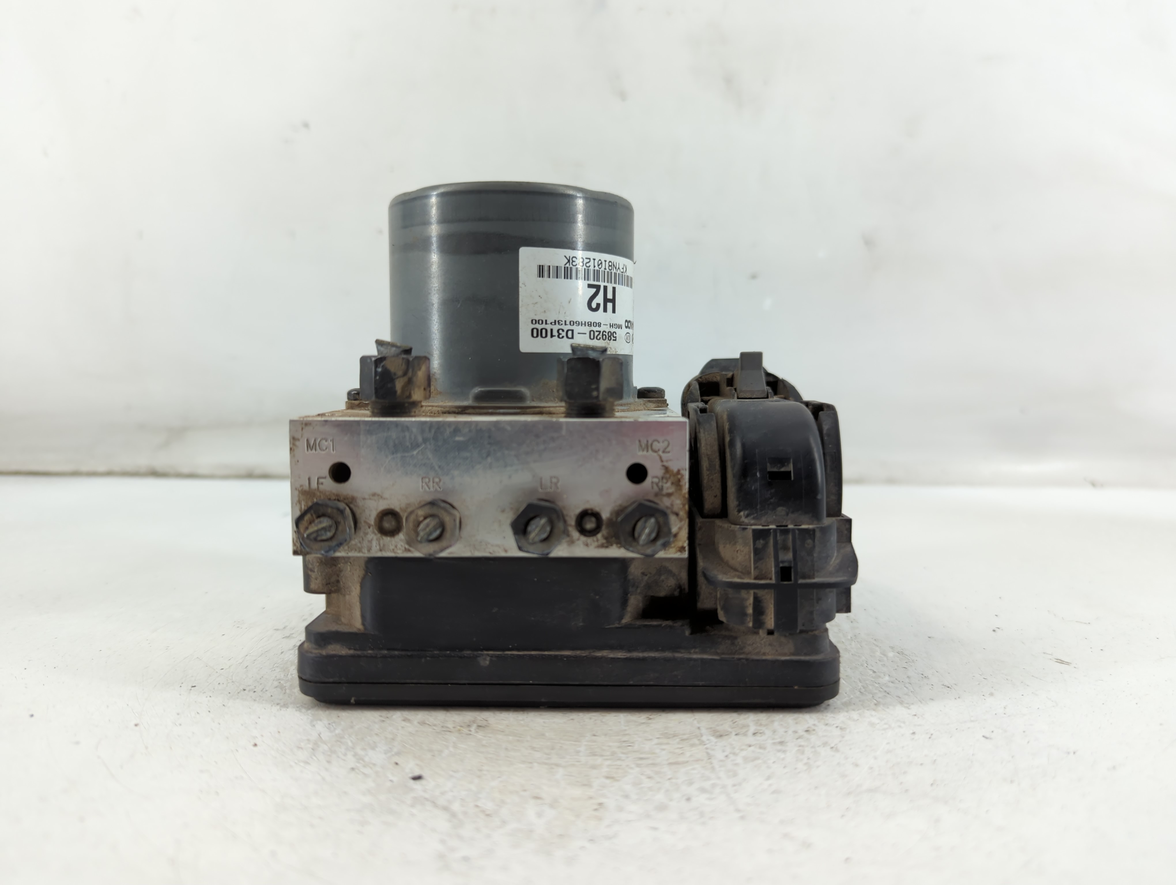 2016-2018 Hyundai Tucson Abs Pump Control Module 904243 - Oemusedautoparts1.com