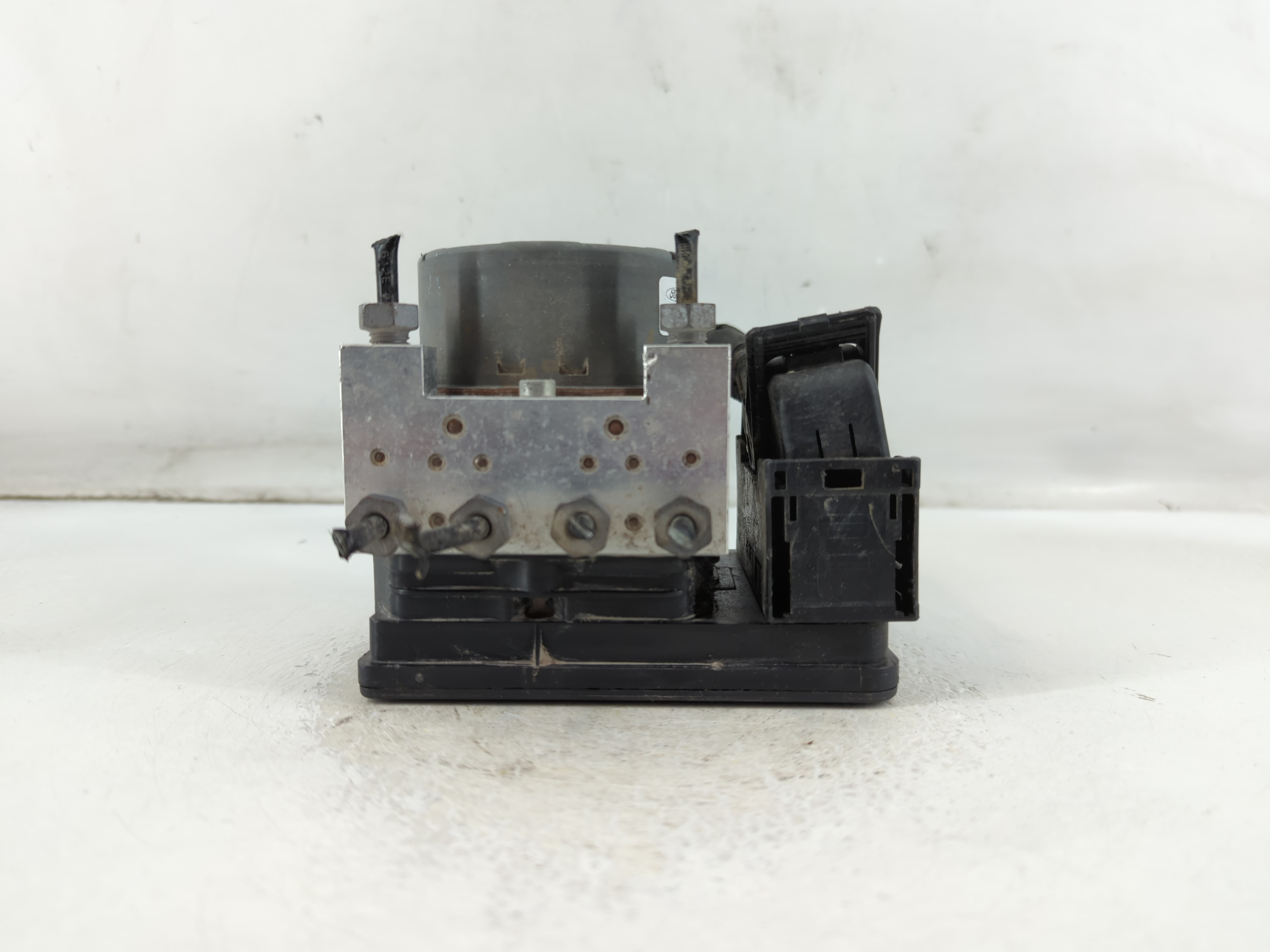 2017-2018 Ford Fusion Abs Pump Control Module 904276 - Oemusedautoparts1.com
