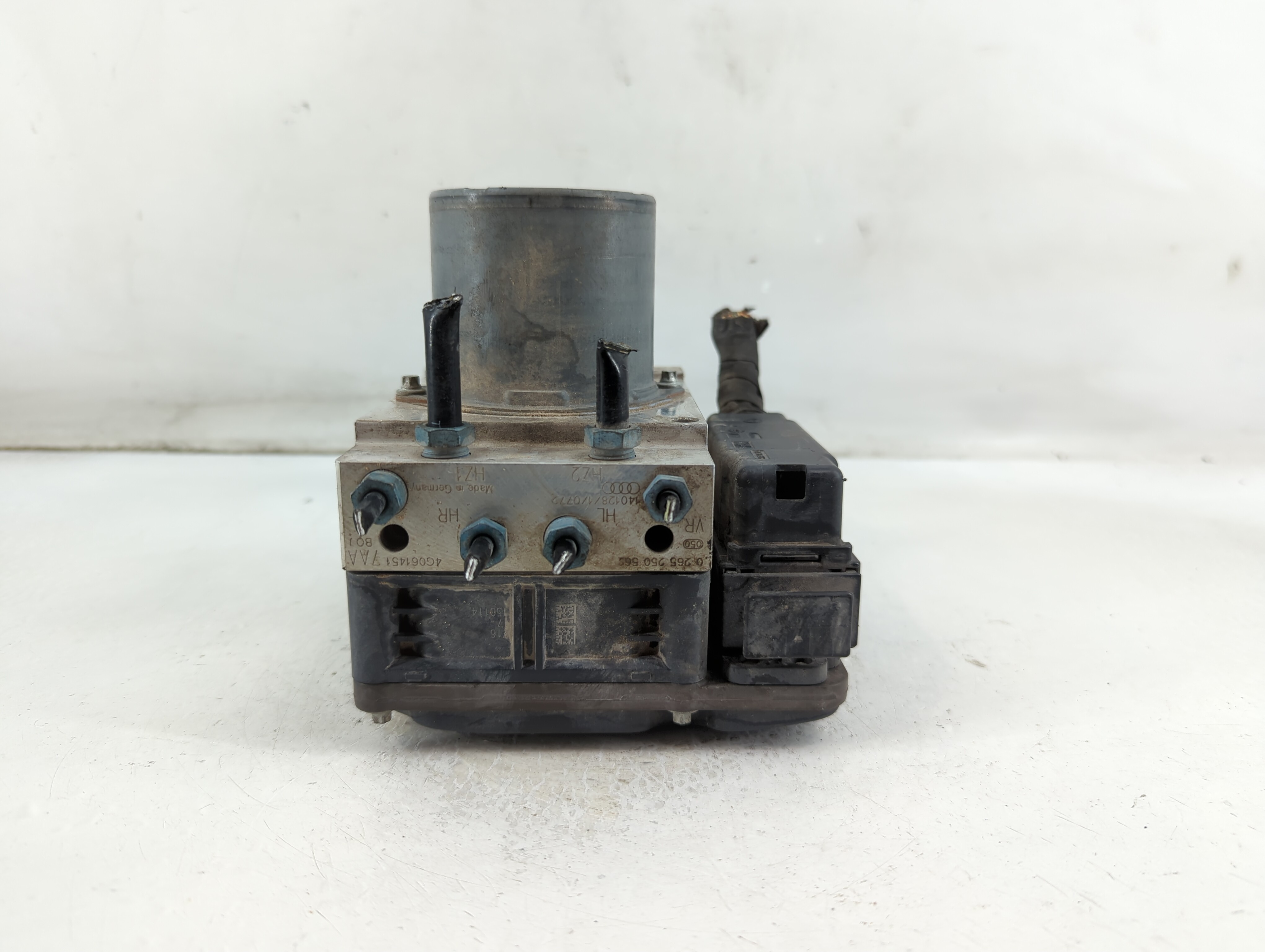 2014-2015 Audi A6 Abs Pump Control Module 904281 - Oemusedautoparts1.com
