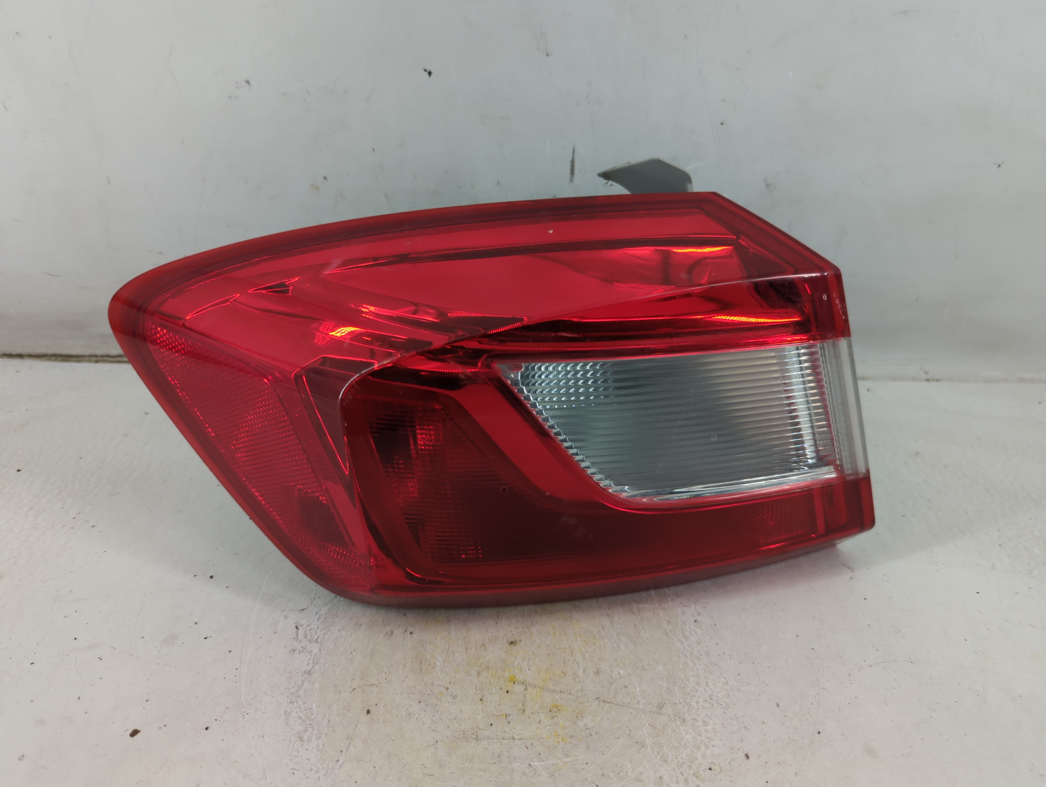 2016-2016 Chevrolet Cruze Driver Left Side Tail Light Taillight Oem 904545 - Oemusedautoparts1.com