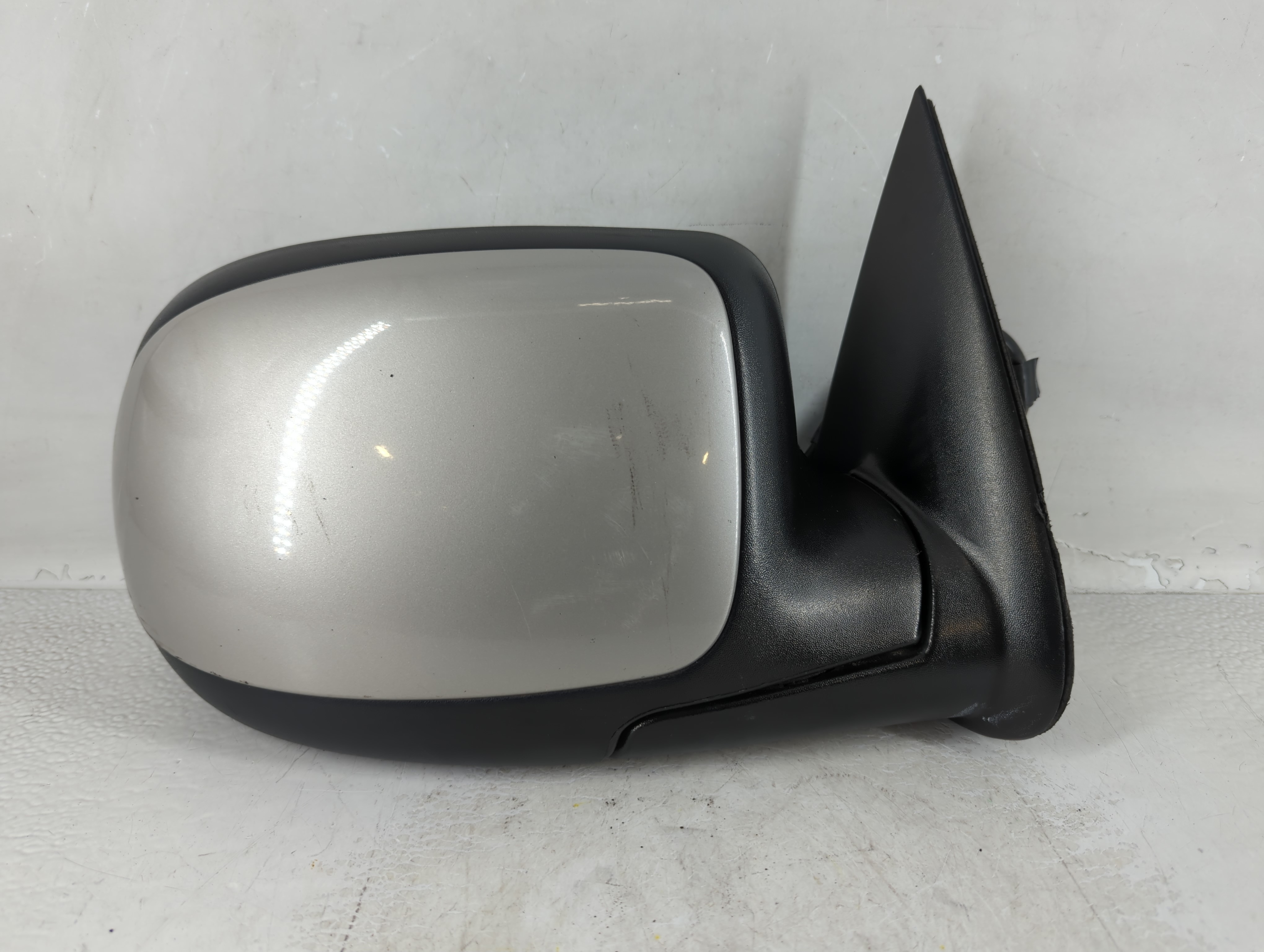 Picture of 2003-2006 Cadillac Escalade Passenger Right Side View Manual Door Mirror 904681
