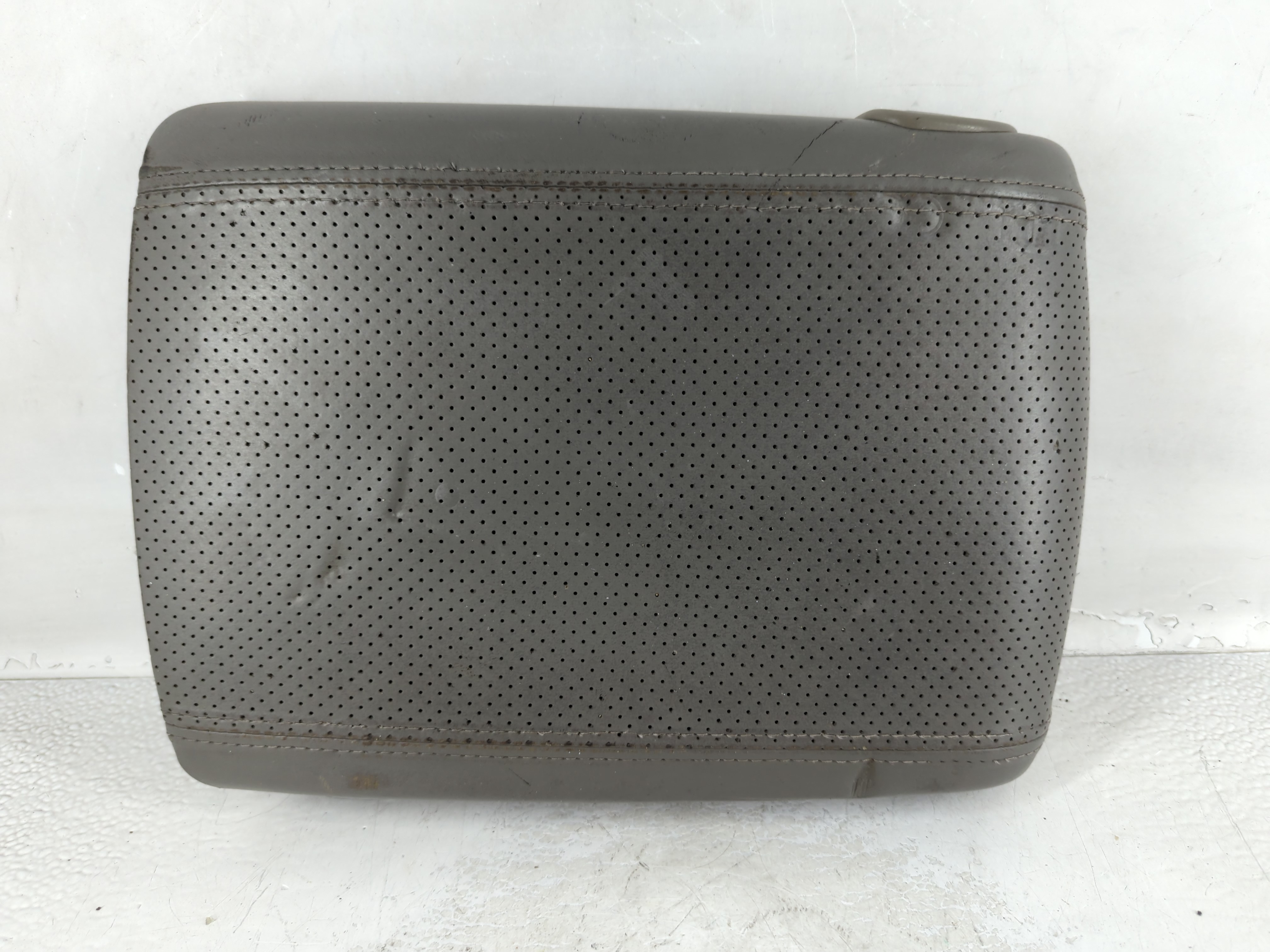 Picture of 2003-2006 Cadillac Escalade Center Console Armrest Cover Lid Black 904689
