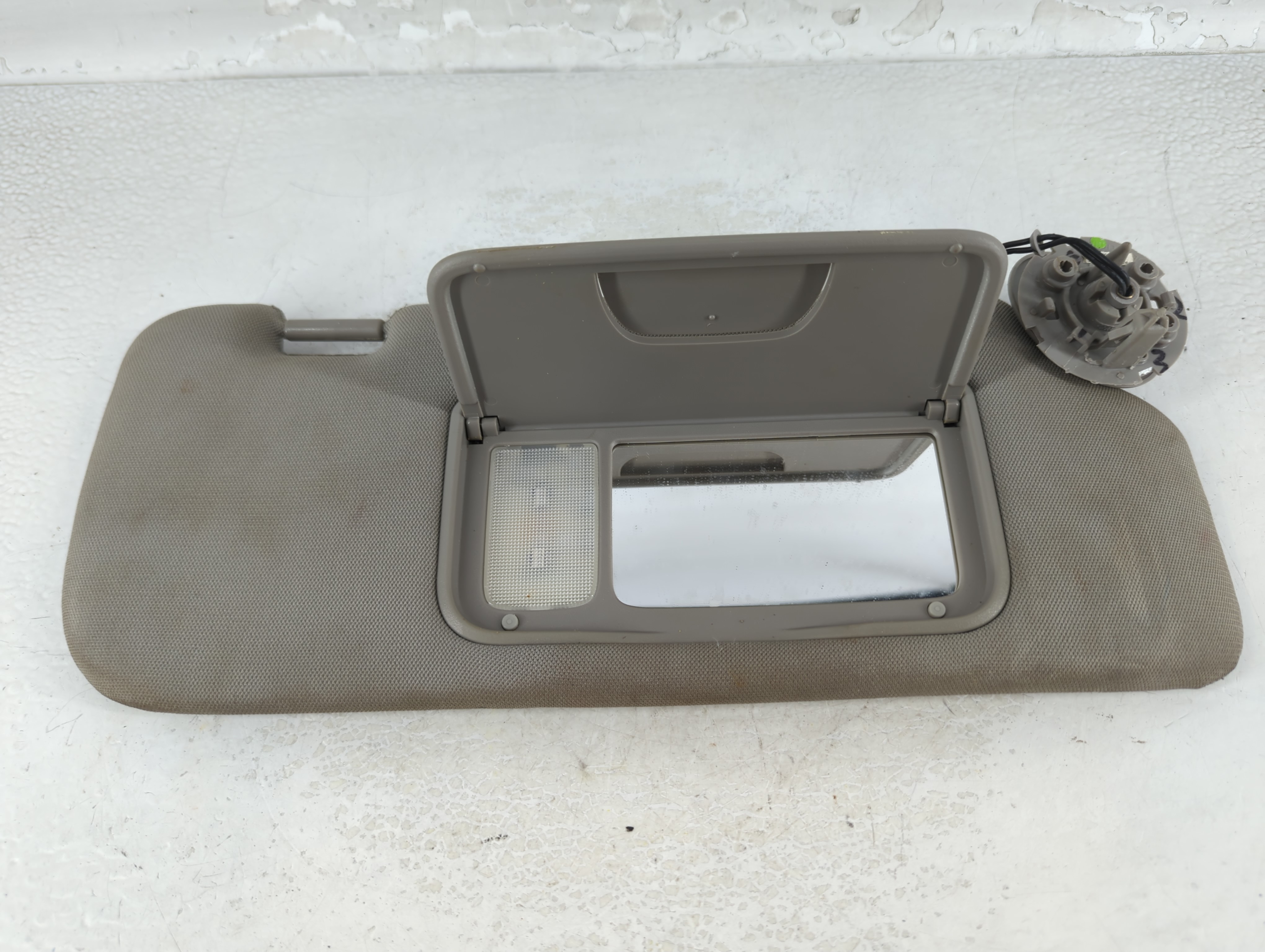 2008-2010 Saturn Vue Passenger Sun Visor Mirror Right Sunvisor Grey 904769 - Oemusedautoparts1.com