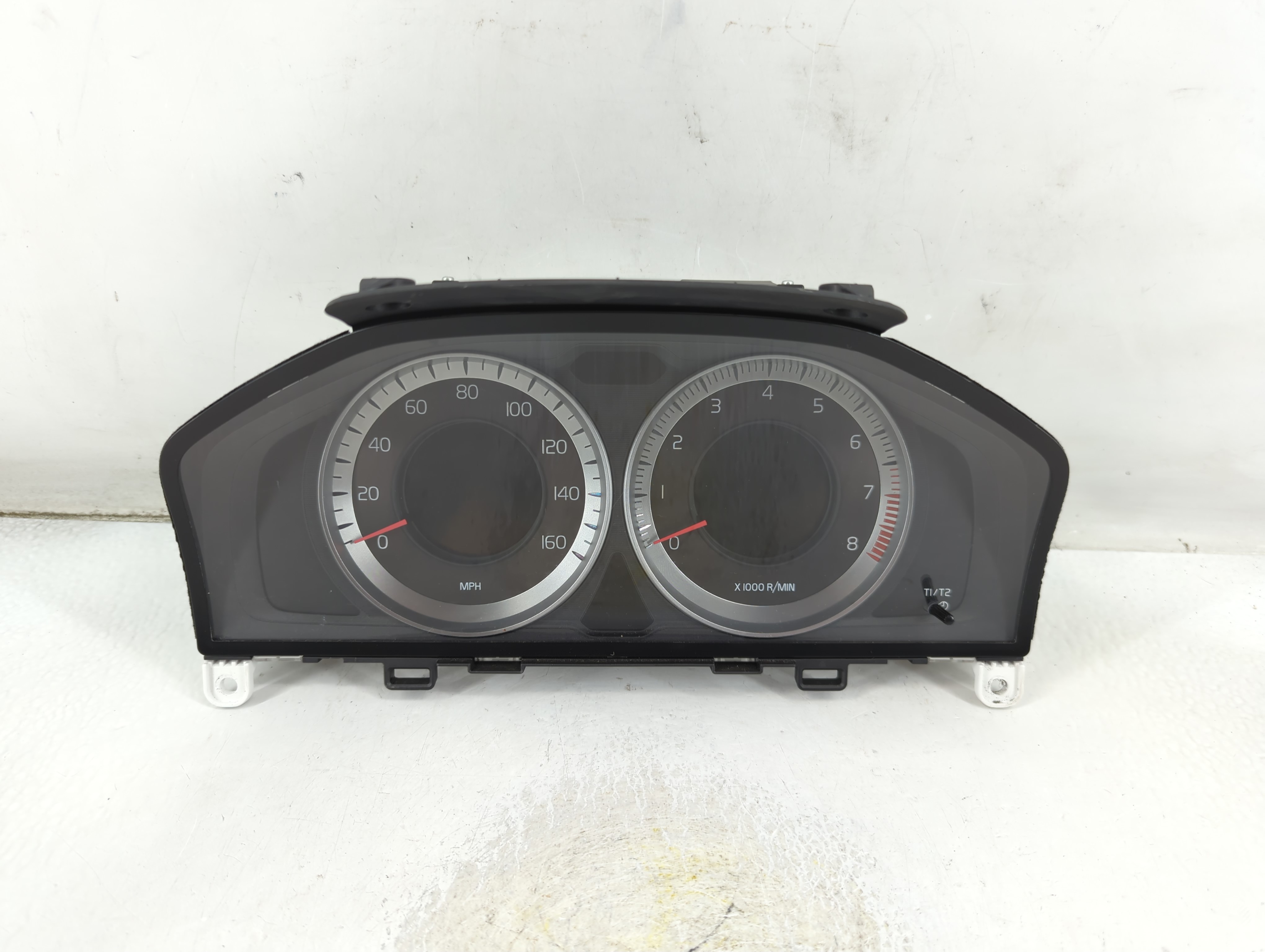 Picture of 2013-2013 Volvo V60 Speedometer Instrument Cluster Gauges 69799-640u 904893