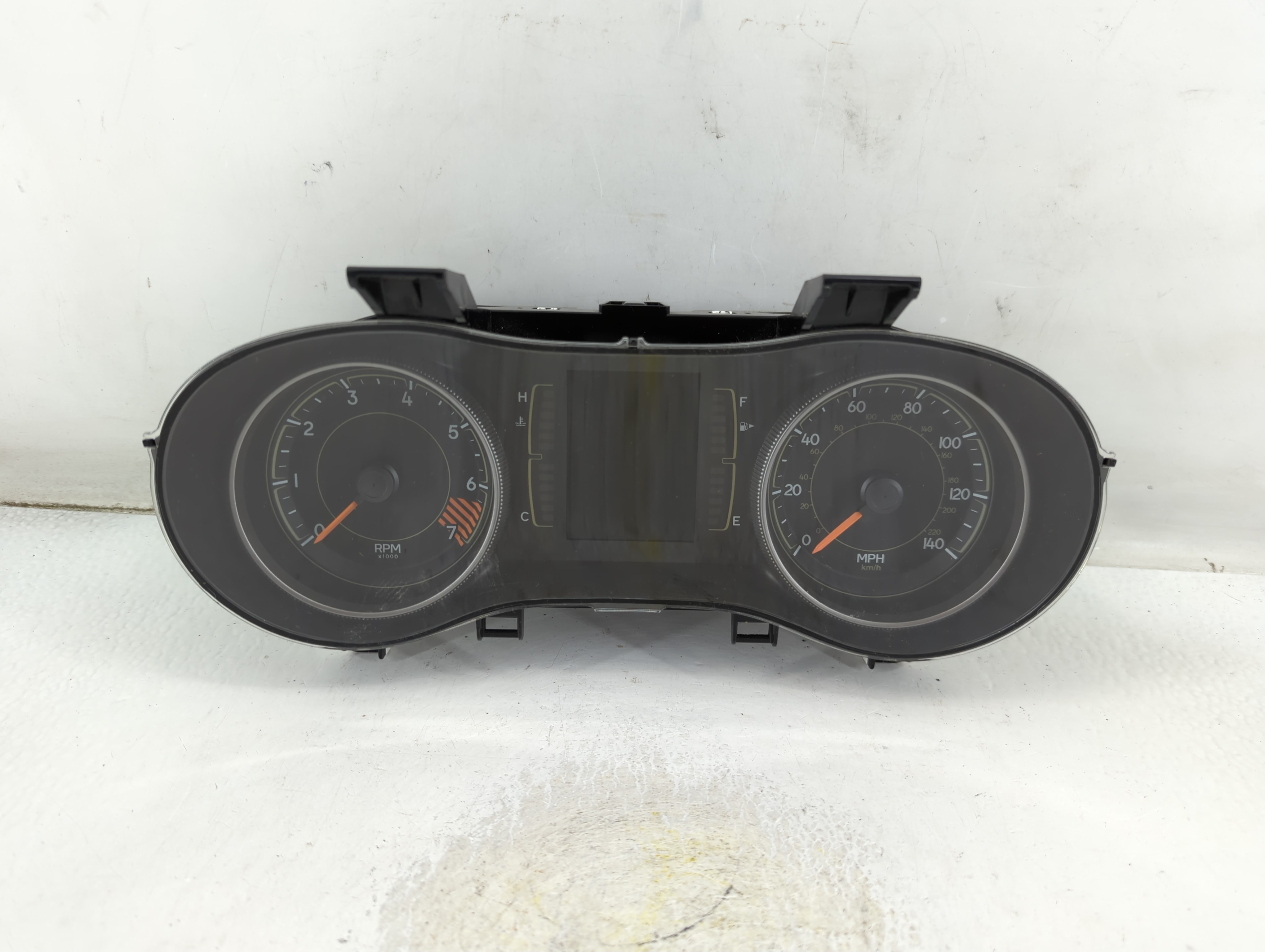 2015-2015 Jeep Cherokee Speedometer Instrument Cluster Gauges 68241293ac 904898 - Oemusedautoparts1.com