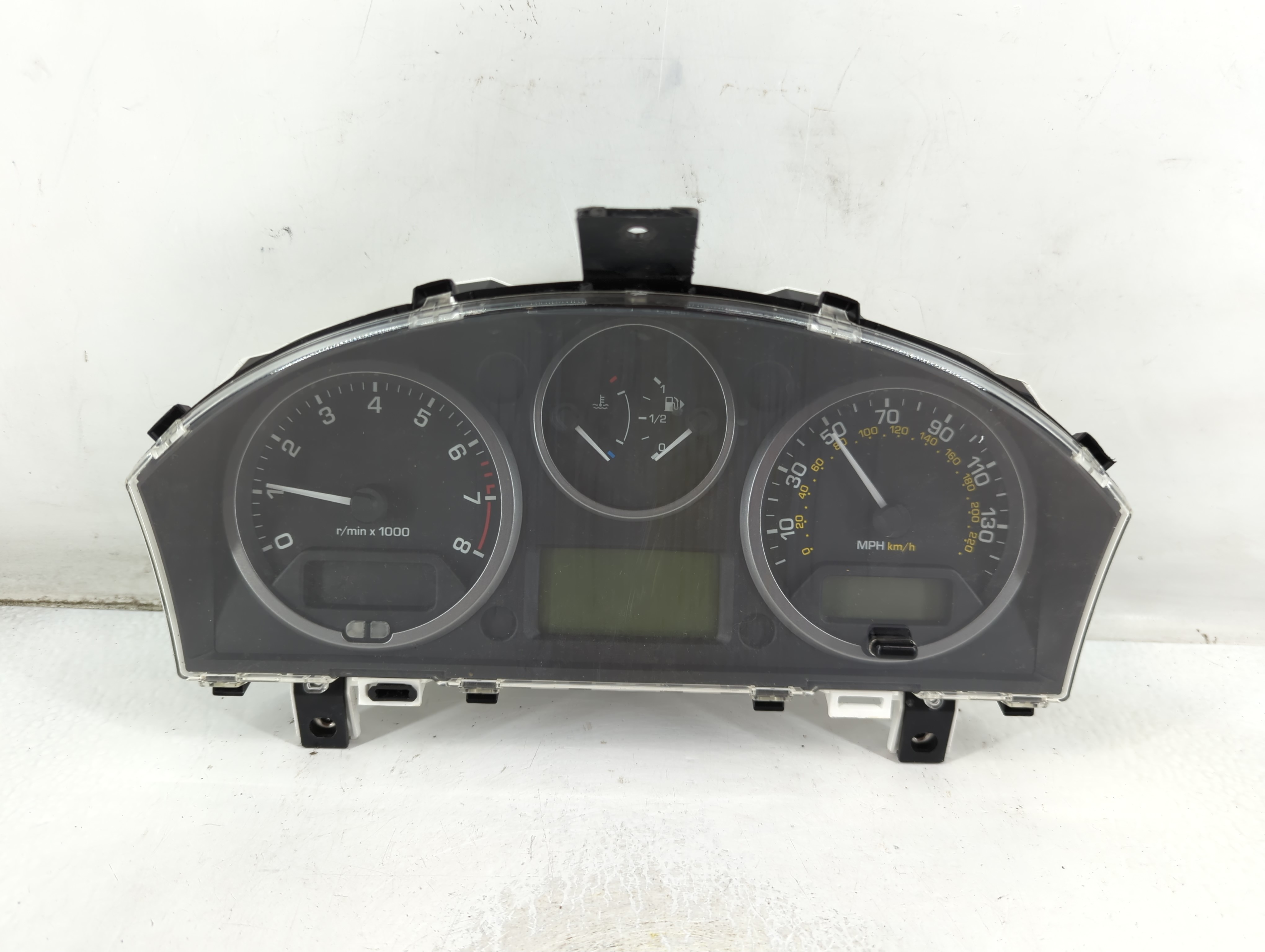 2011-2012 Land Rover Lr2 Speedometer Instrument Cluster Gauges 904997 - Oemusedautoparts1.com