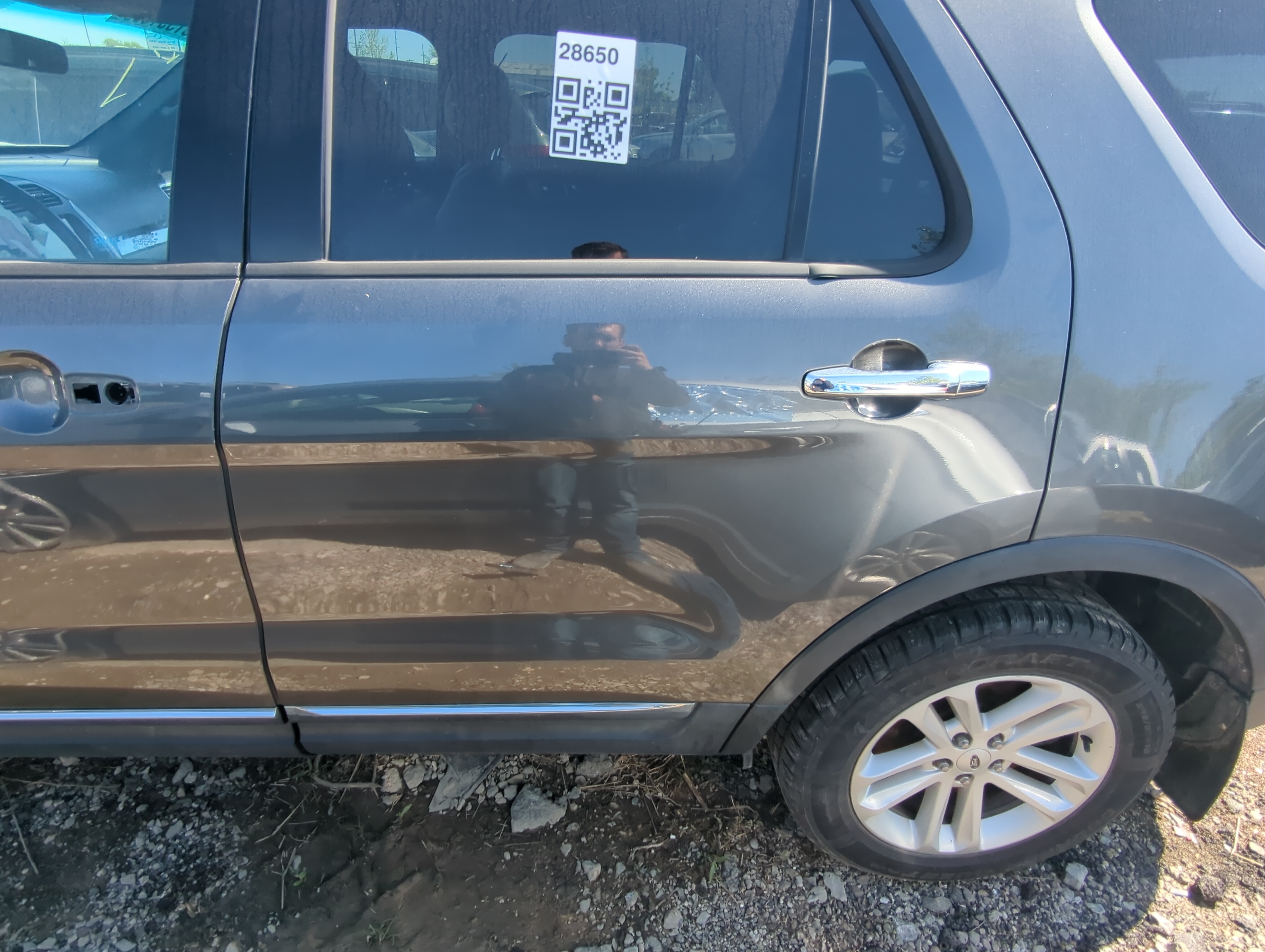 Picture of 2011-2019 Ford Explorer Driver Rear Door Oem 905371