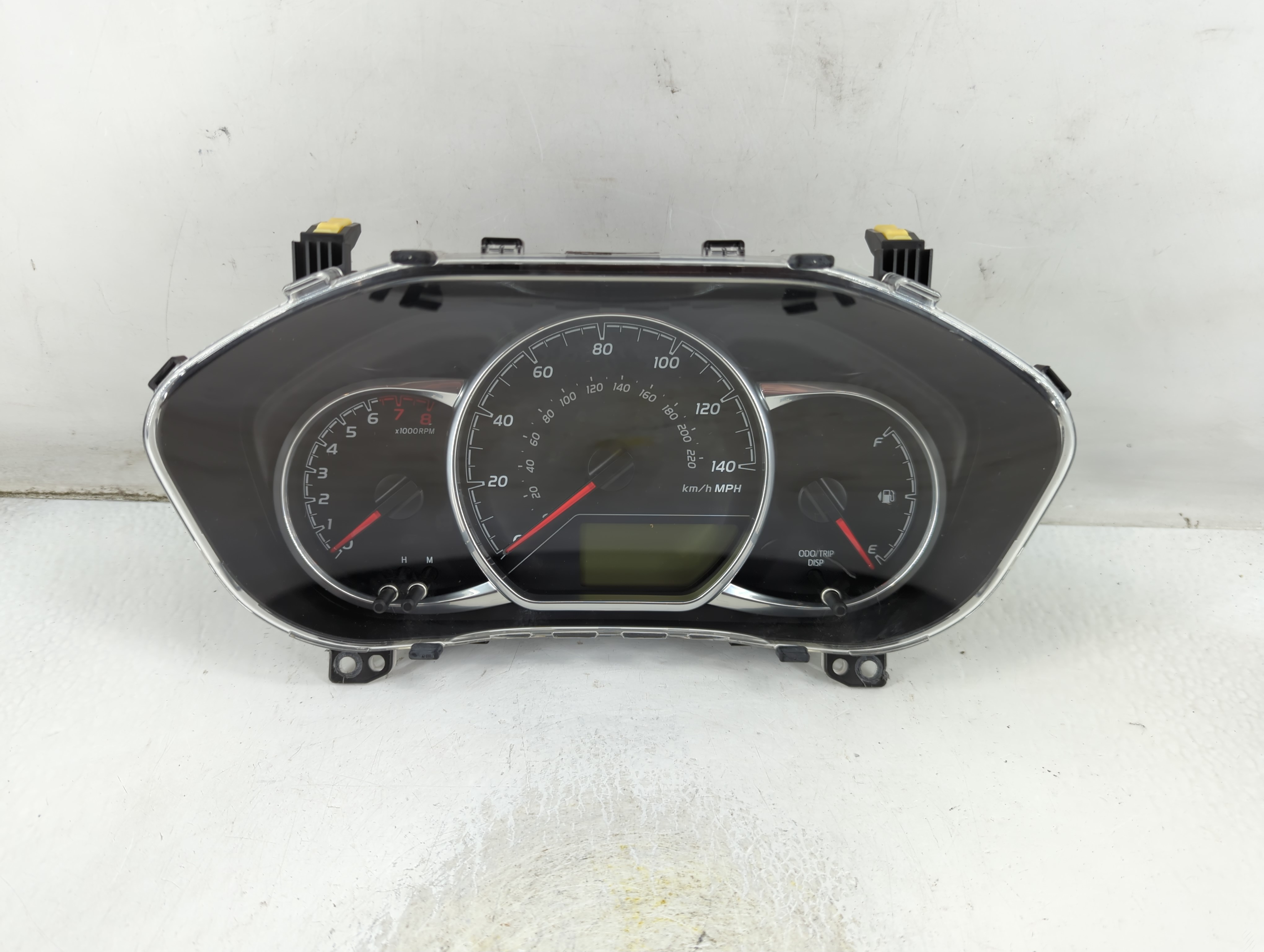 Picture of 2018-2019 Toyota Yaris Speedometer Instrument Cluster Gauges 83800-f5470 905376