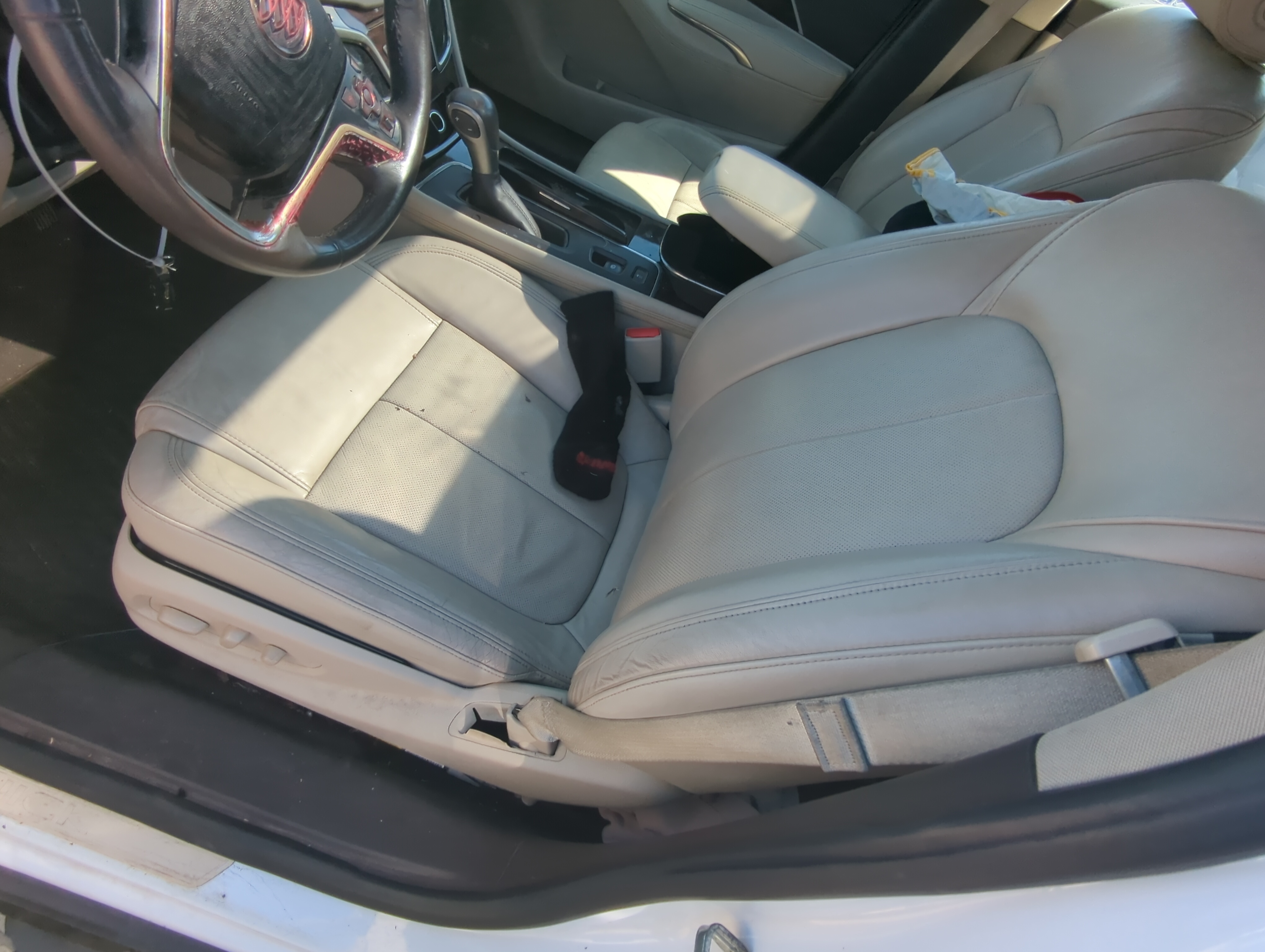Picture of 2016-2016 Buick Lacrosse Driver Front Seat Oem 905863