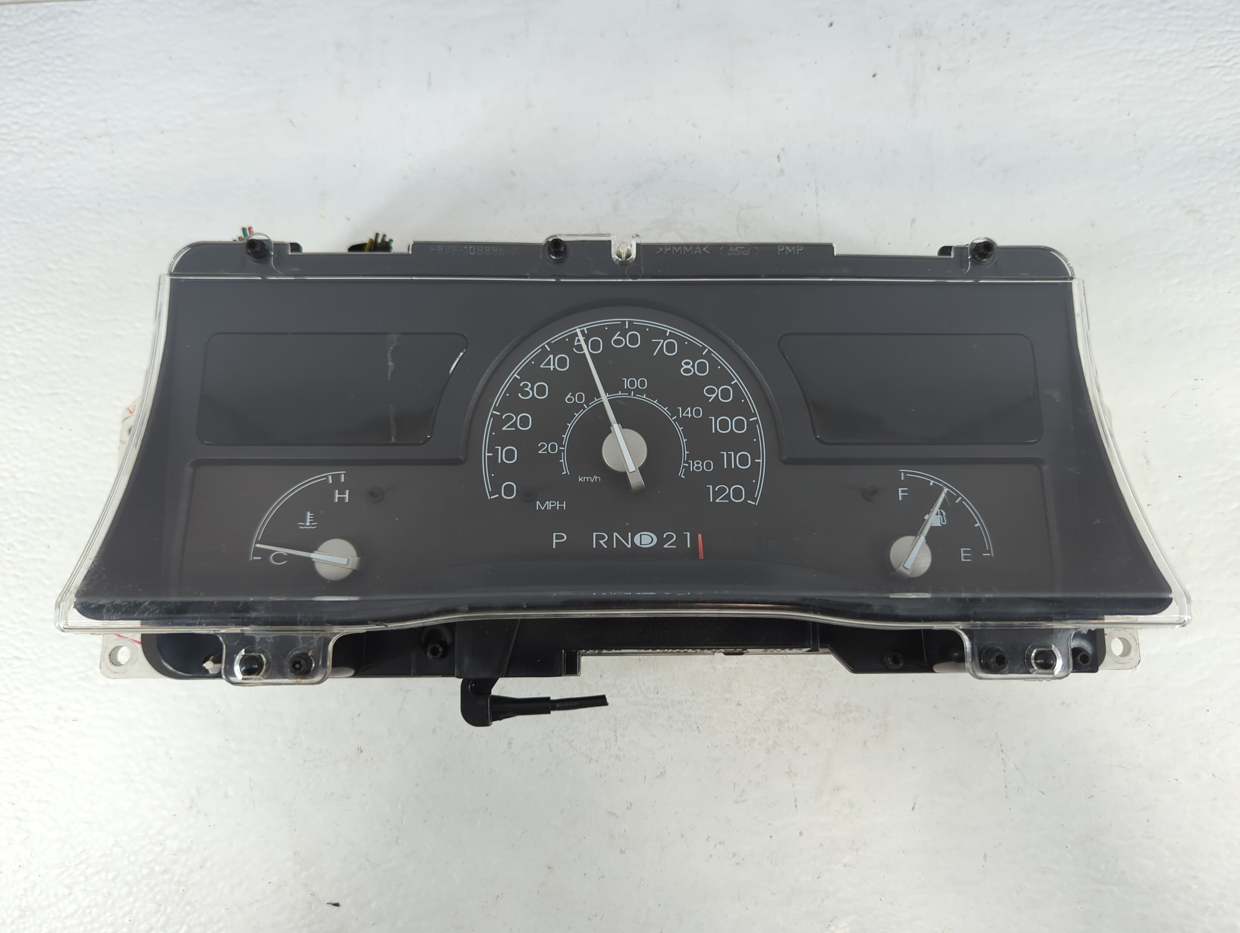 2005-2005 Lincoln Town Car Speedometer Instrument Cluster Gauges 906238 - Oemusedautoparts1.com