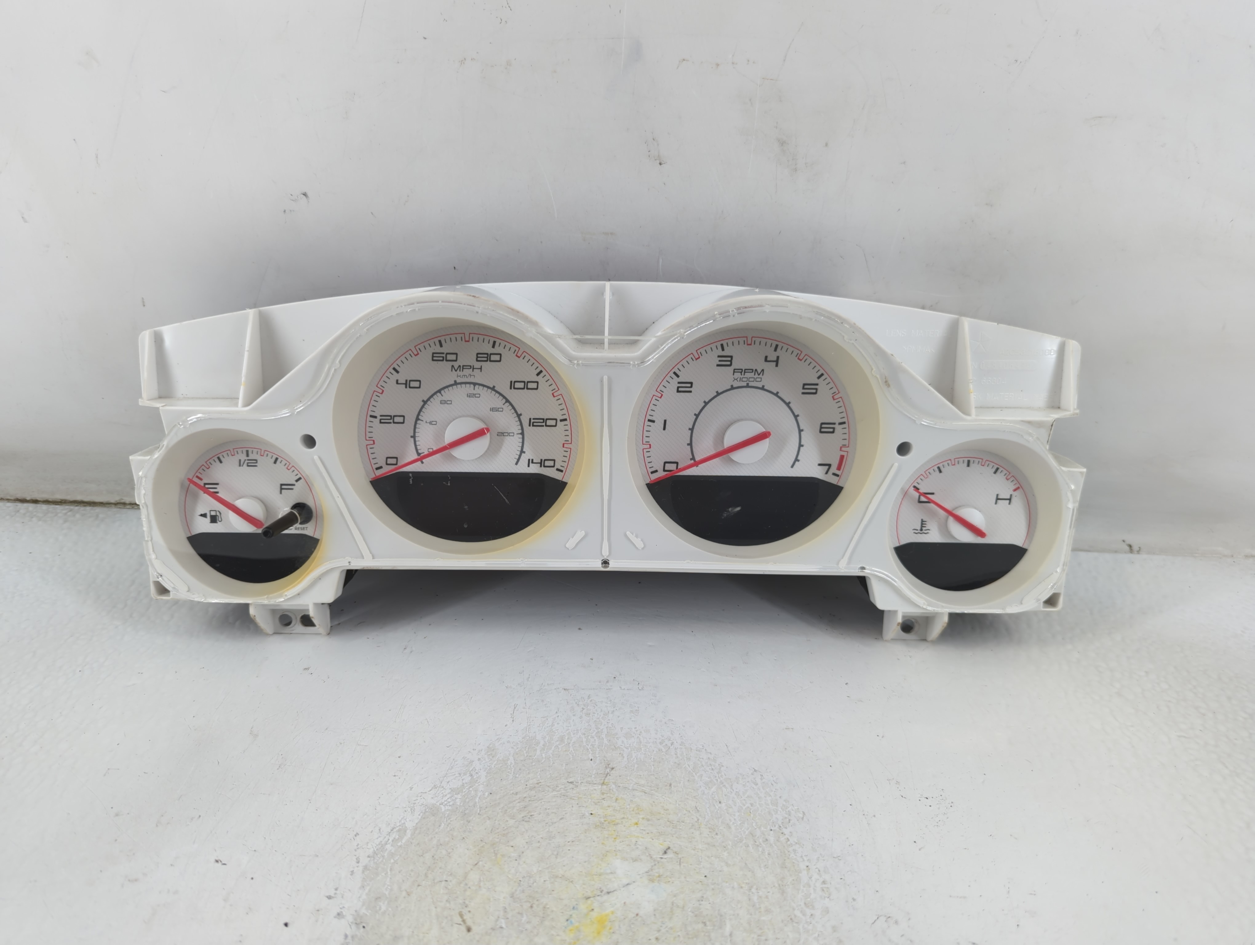 Picture of 2014-2014 Dodge Challenger Speedometer Instrument Cluster Gauges 906281