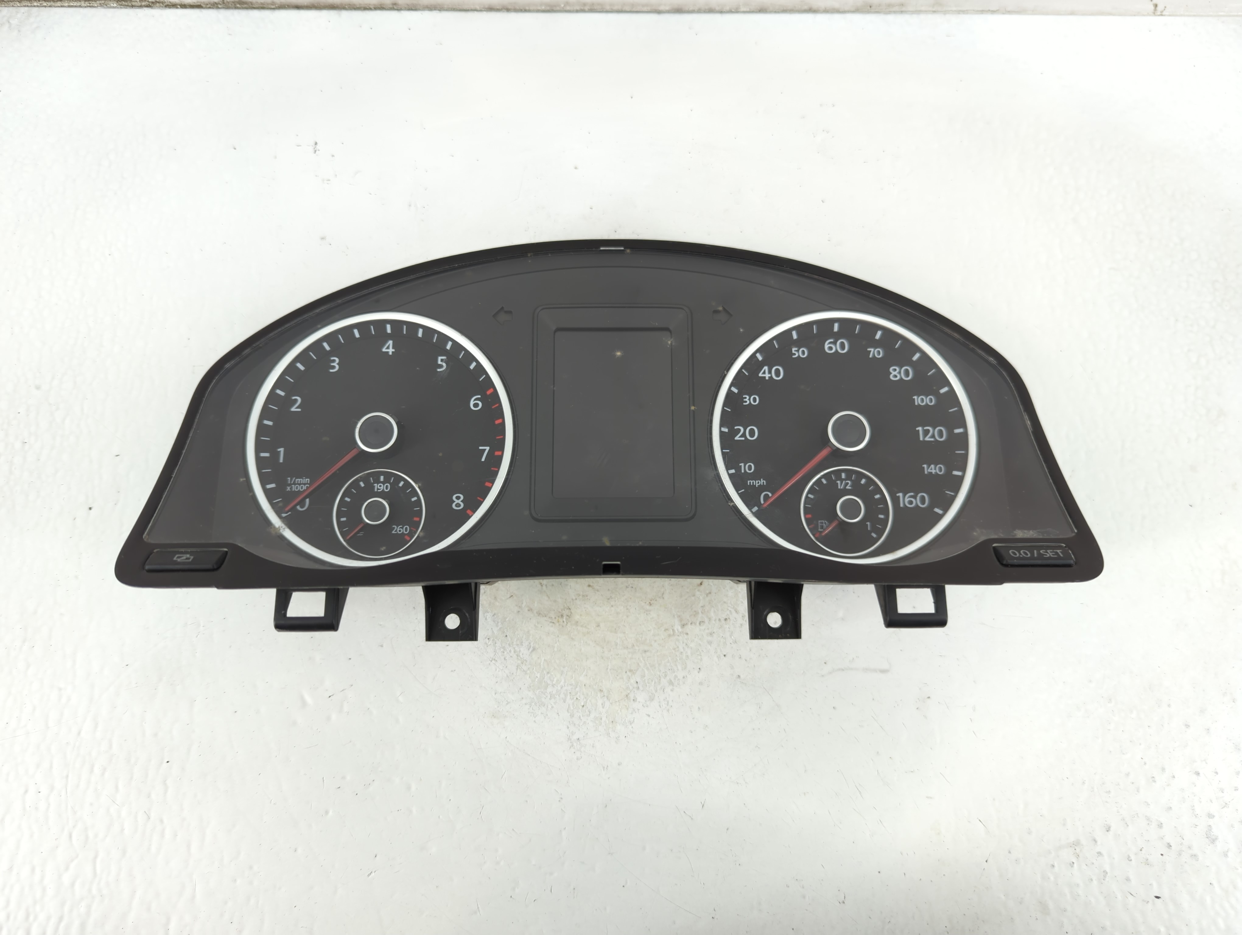 2010-2010 Volkswagen Tiguan Speedometer Instrument Cluster Gauges 906318 - Oemusedautoparts1.com