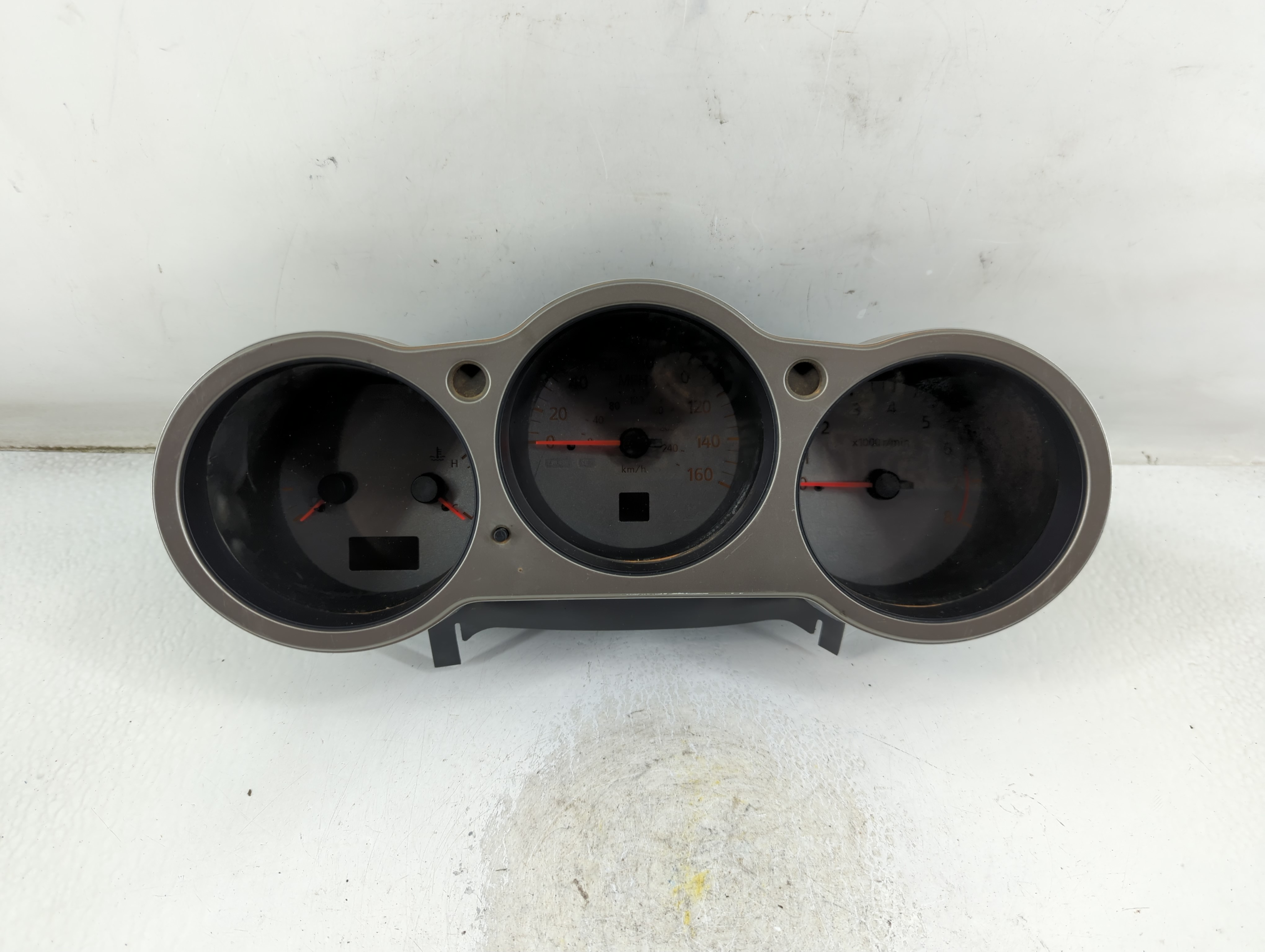 2004-2005 Nissan Maxima Speedometer Instrument Cluster Gauges 906368 - Oemusedautoparts1.com