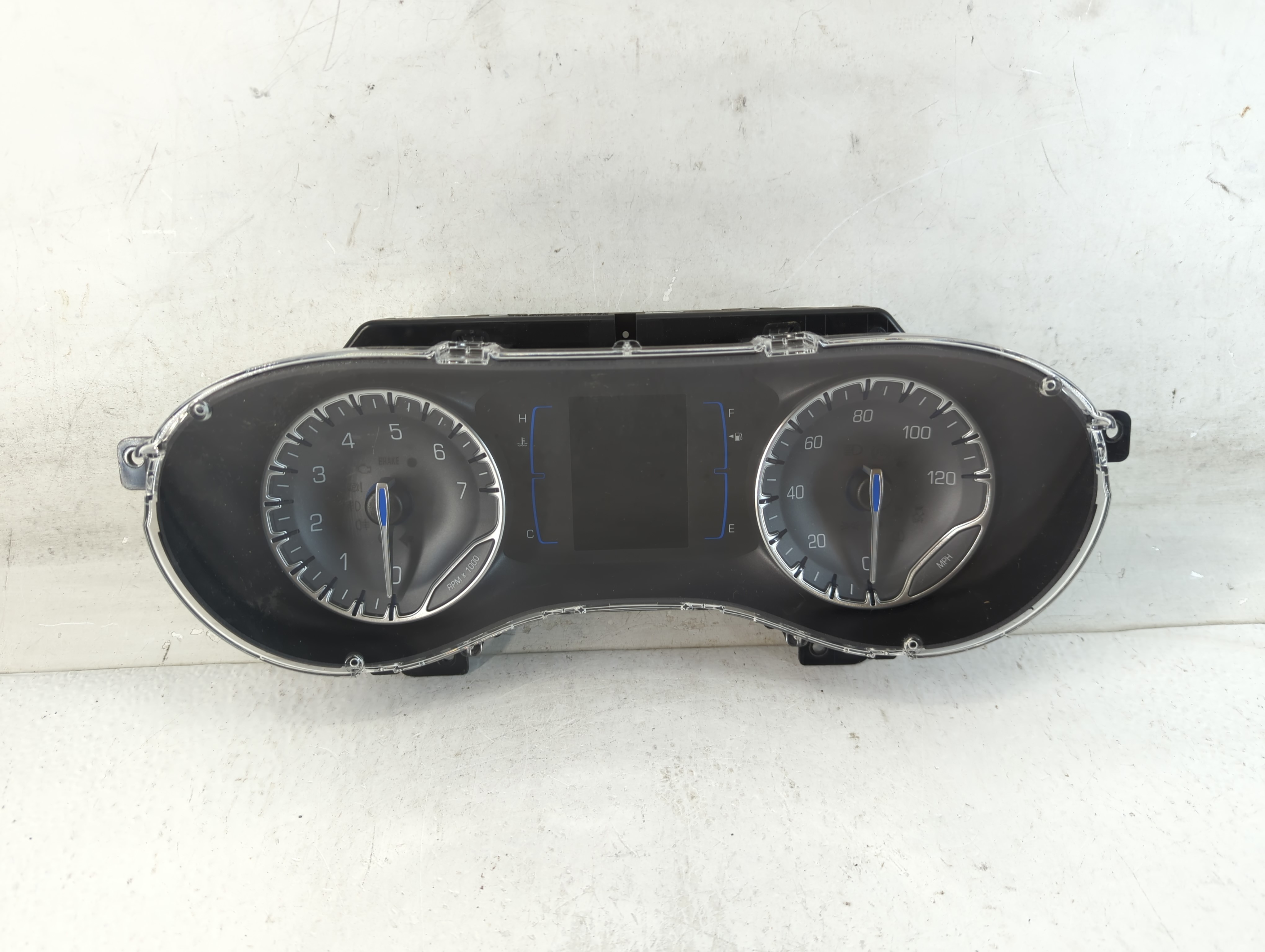 2017-2017 Chrysler Pacifica Speedometer Instrument Cluster Gauges 906466 - Oemusedautoparts1.com