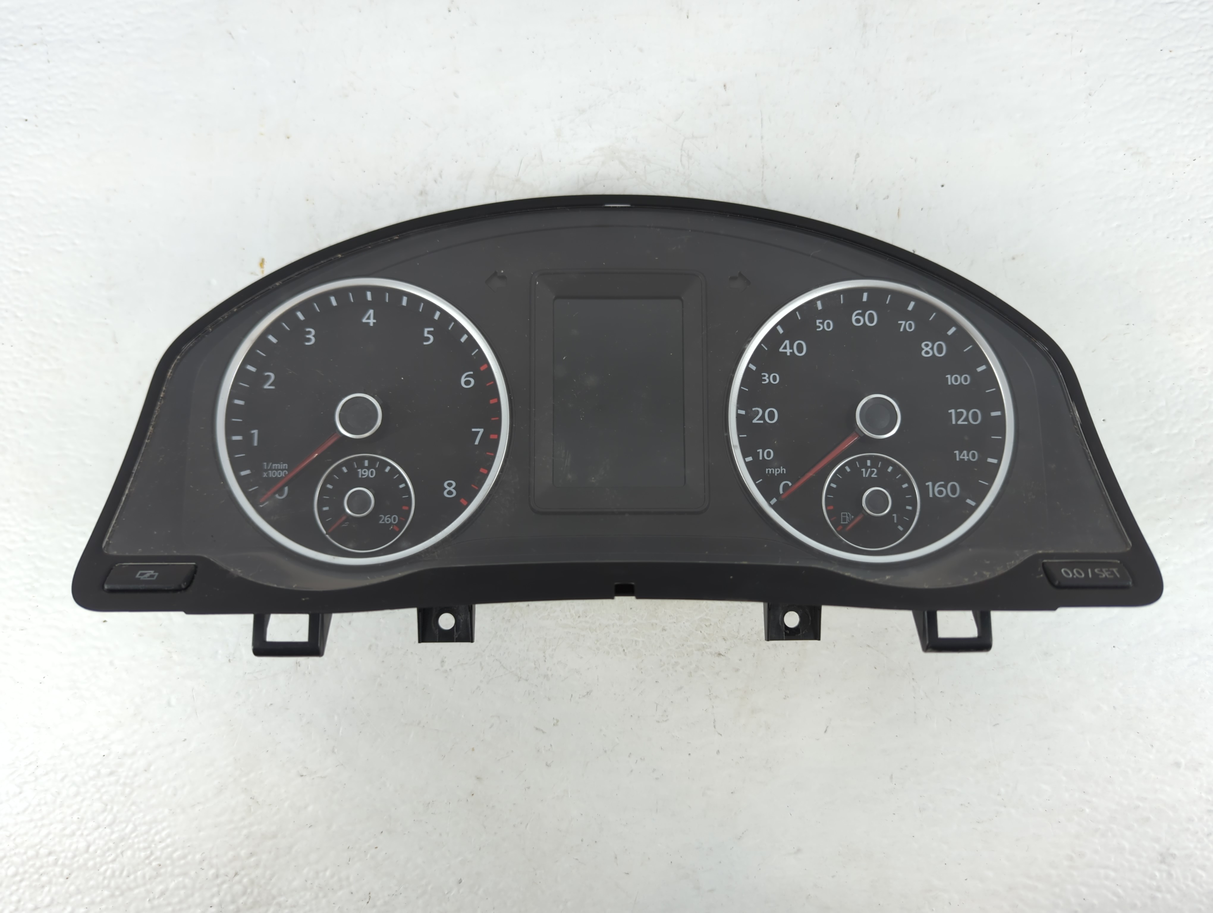 2011-2011 Volkswagen Tiguan Speedometer Instrument Cluster Gauges 906540 - Oemusedautoparts1.com