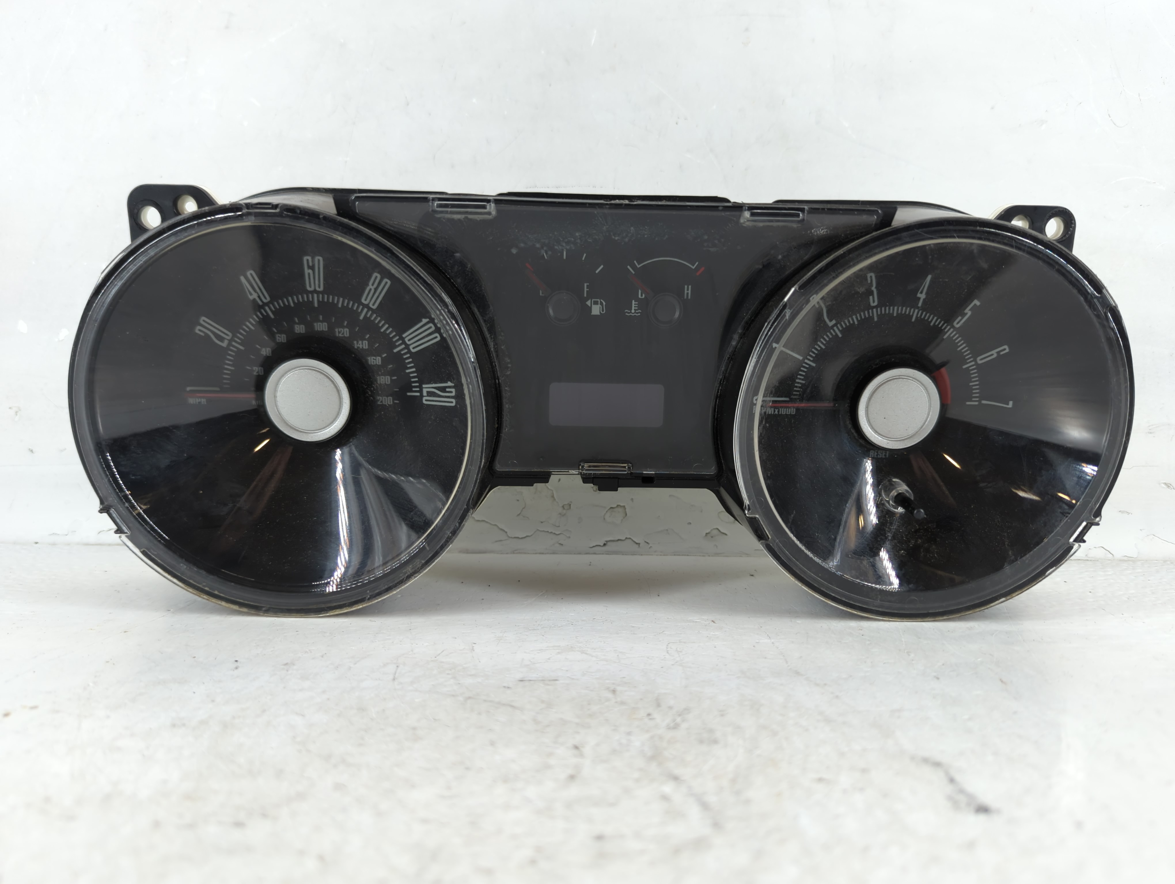 2010-2010 Ford Mustang Speedometer Instrument Cluster Gauges 906557 - Oemusedautoparts1.com