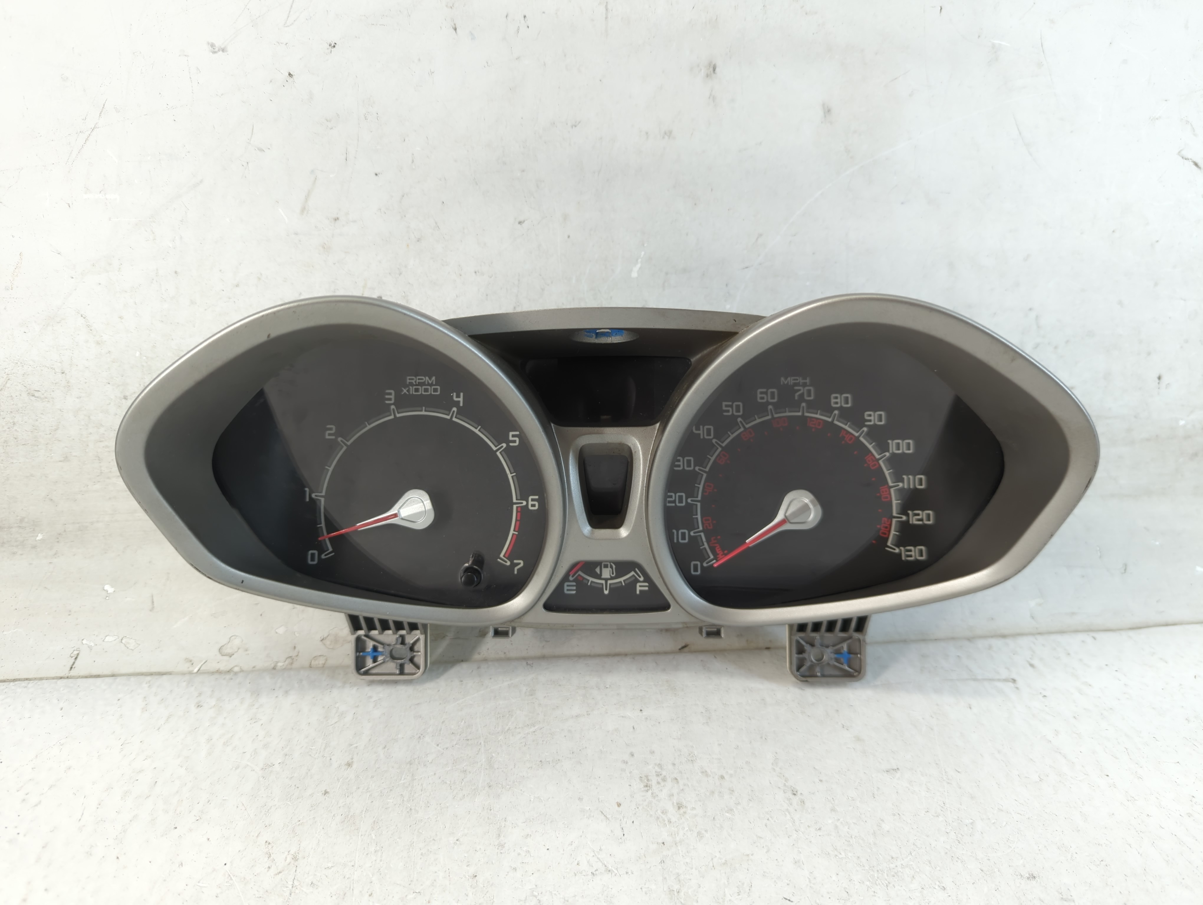 2011-2011 Ford Fiesta Speedometer Instrument Cluster Gauges Ae8t-10849-lb 906611 - Oemusedautoparts1.com