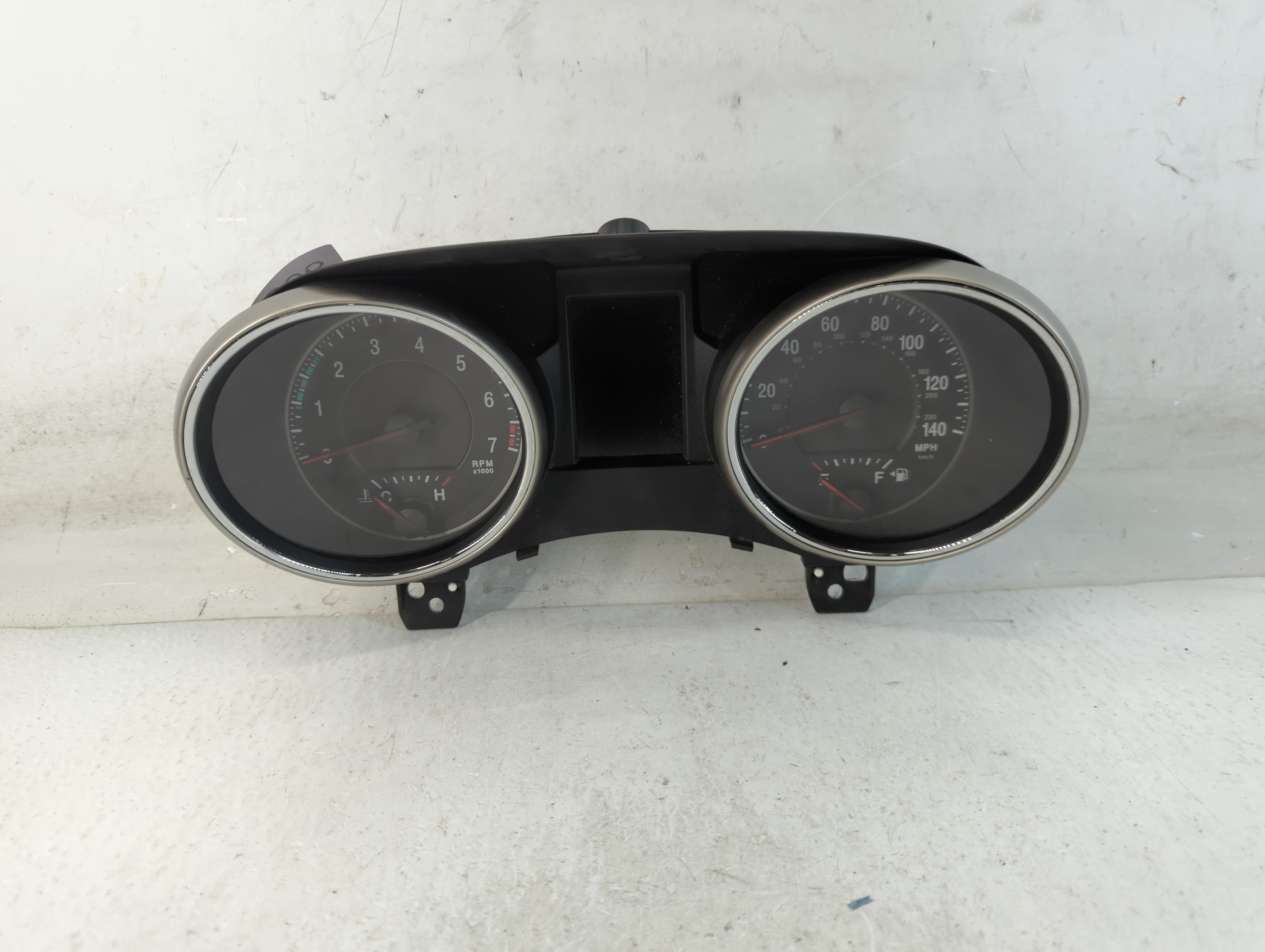 2011-2011 Jeep Grand Cherokee Speedometer Instrument Cluster Gauges 906664 - Oemusedautoparts1.com