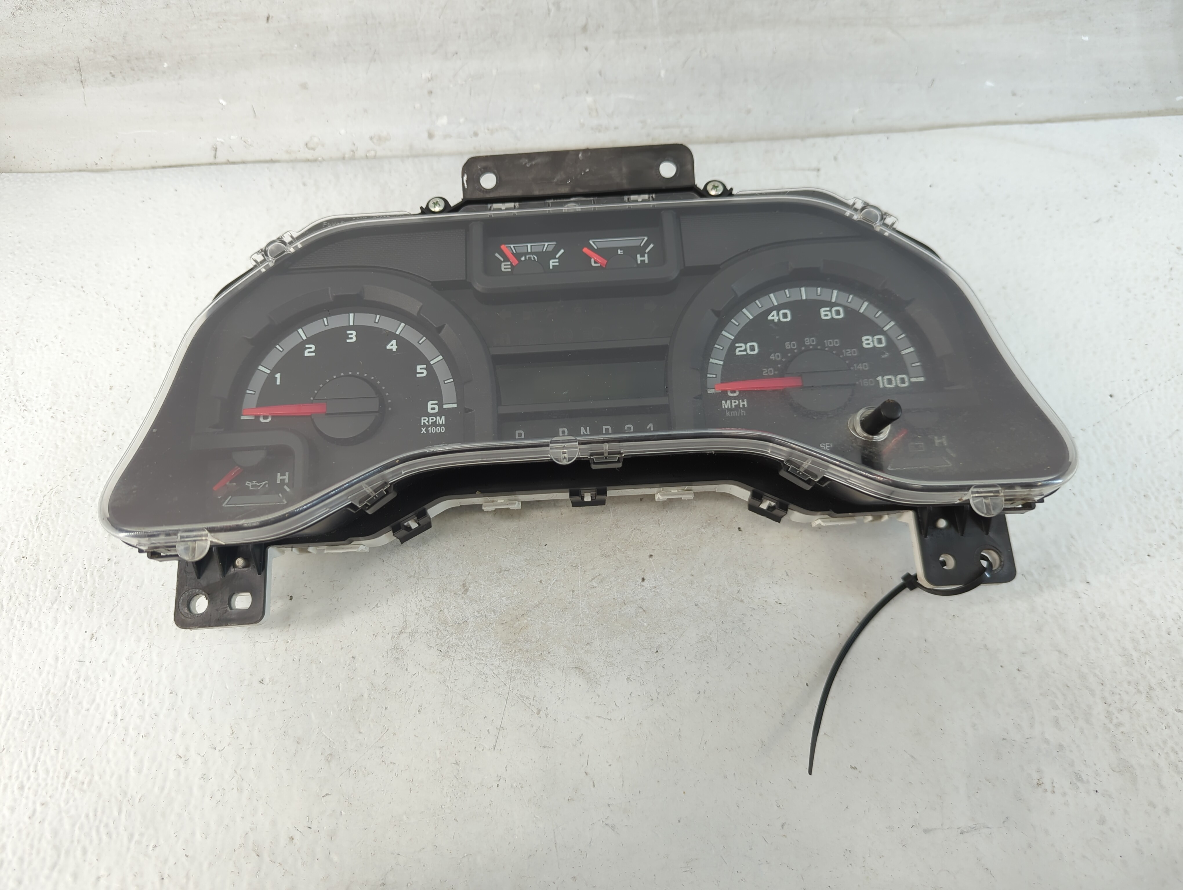 2014-2014 Ford E-250 Speedometer Instrument Cluster Gauges 906685 - Oemusedautoparts1.com