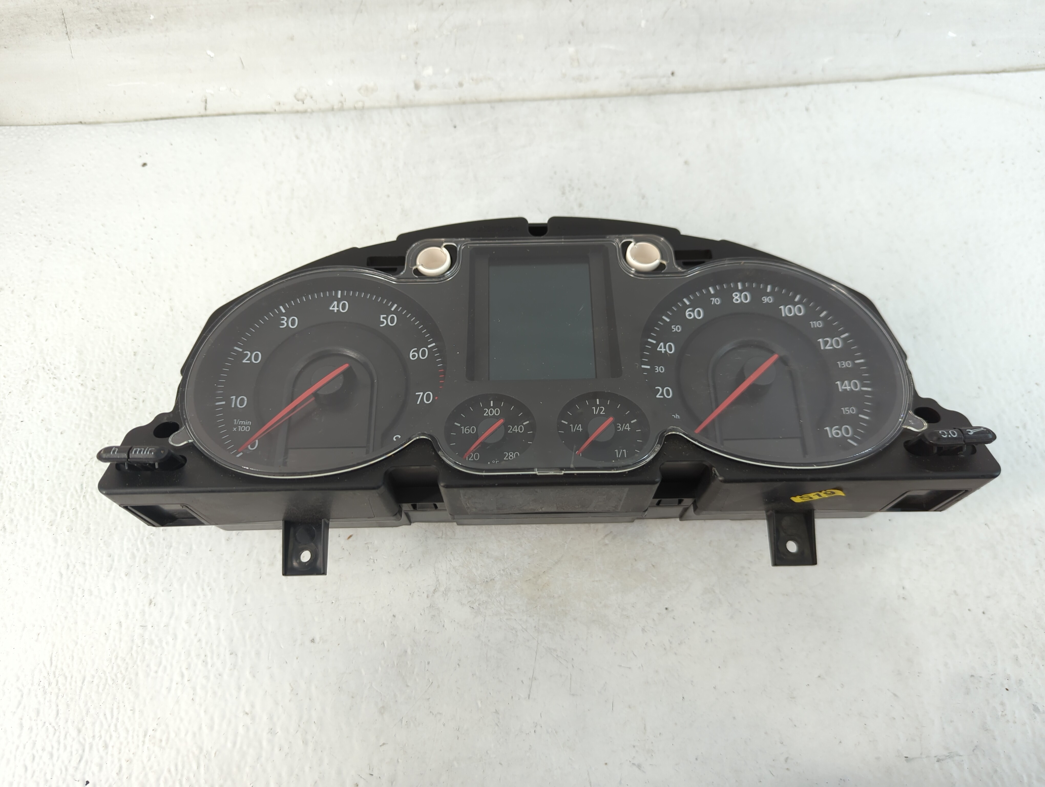 2008-2008 Volkswagen Passat Speedometer Instrument Cluster Gauges 906729 - Oemusedautoparts1.com