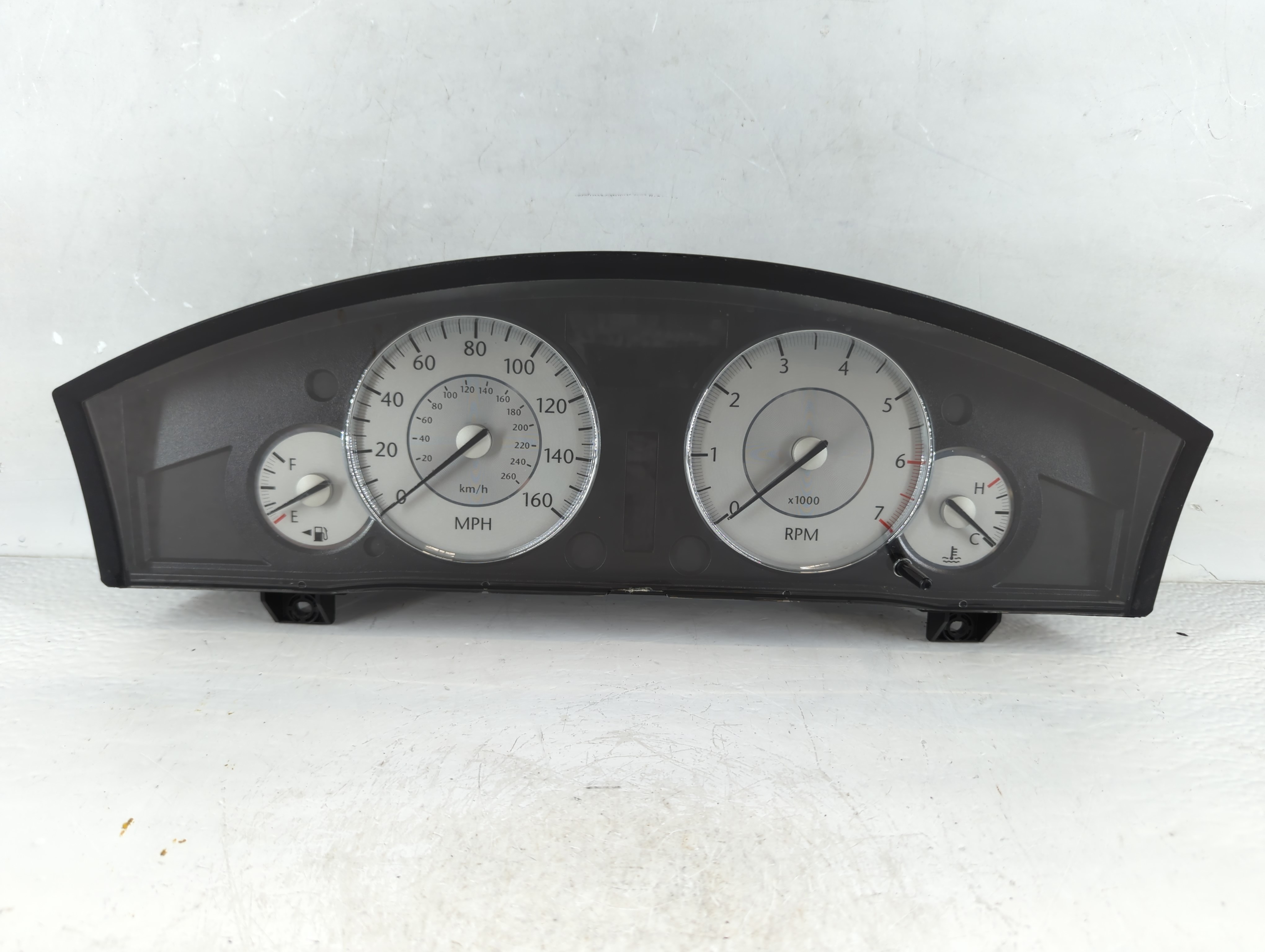 2008-2008 Chrysler 300 Speedometer Instrument Cluster Gauges P05172109af 906761 - Oemusedautoparts1.com