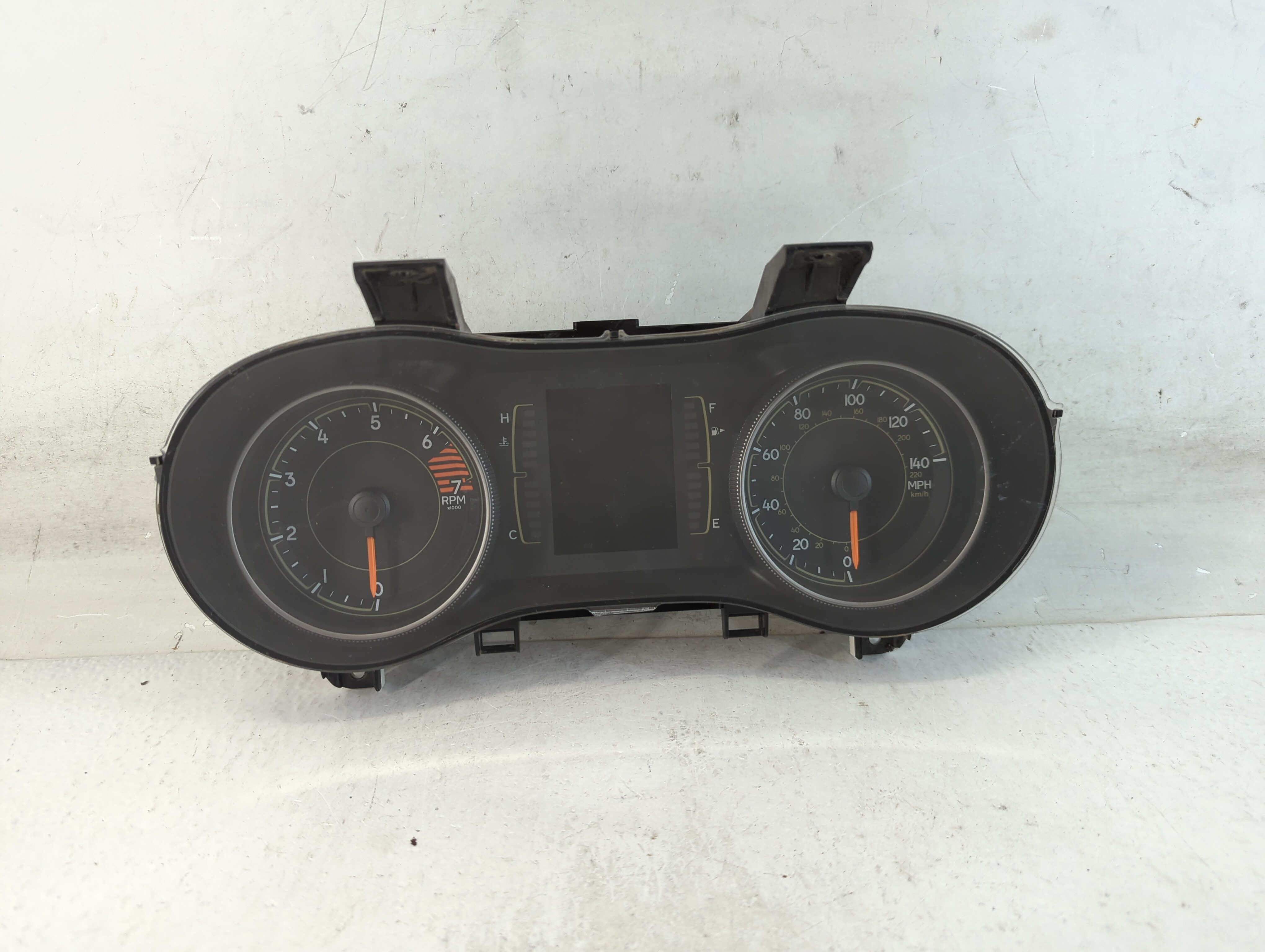 2017-2018 Jeep Cherokee Speedometer Instrument Cluster Gauges P68309005ac 906805 - Oemusedautoparts1.com
