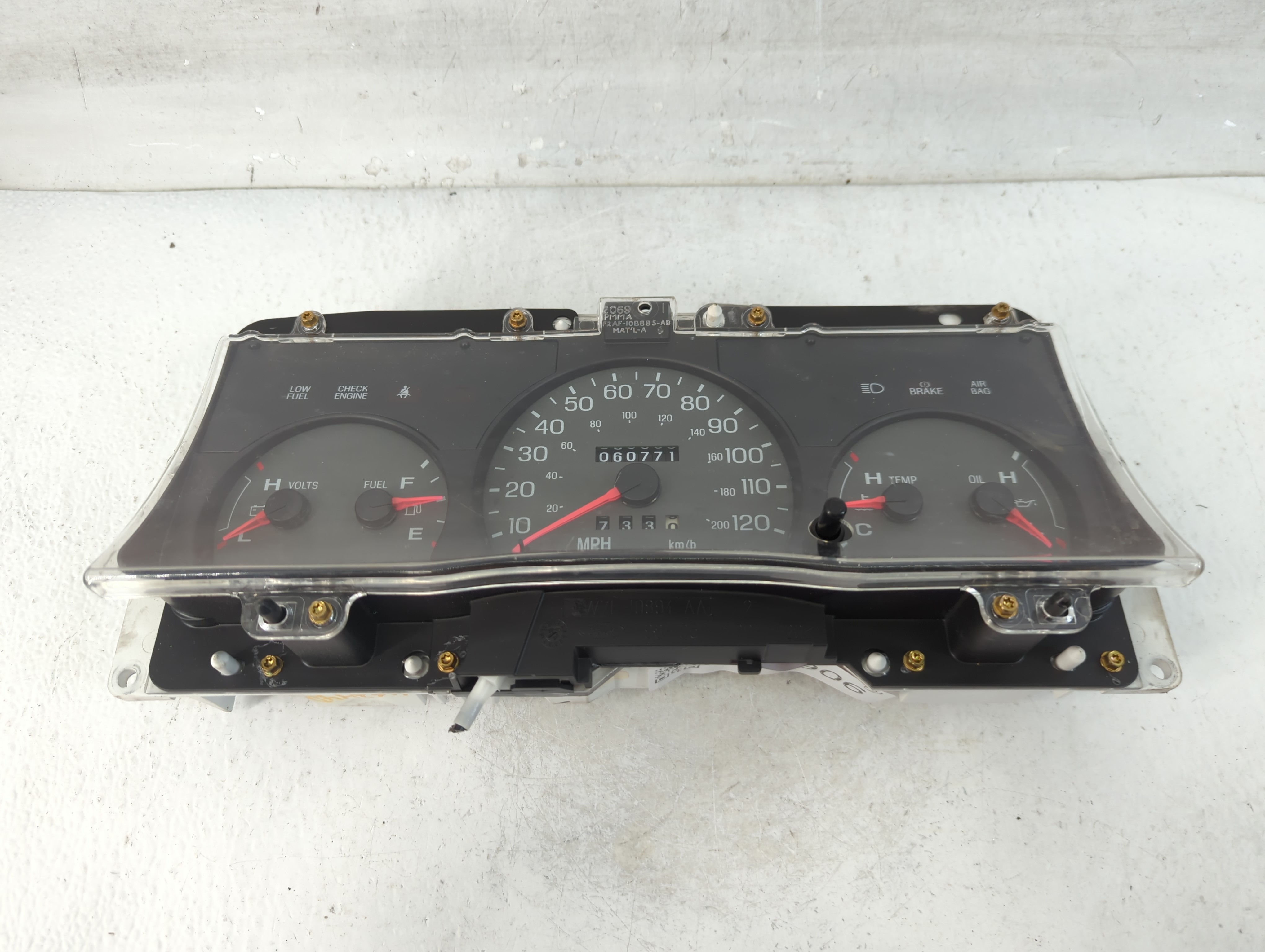 2003-2005 Mercury Grand Marquis Speedometer Instrument Cluster Gauges 906837 - Oemusedautoparts1.com