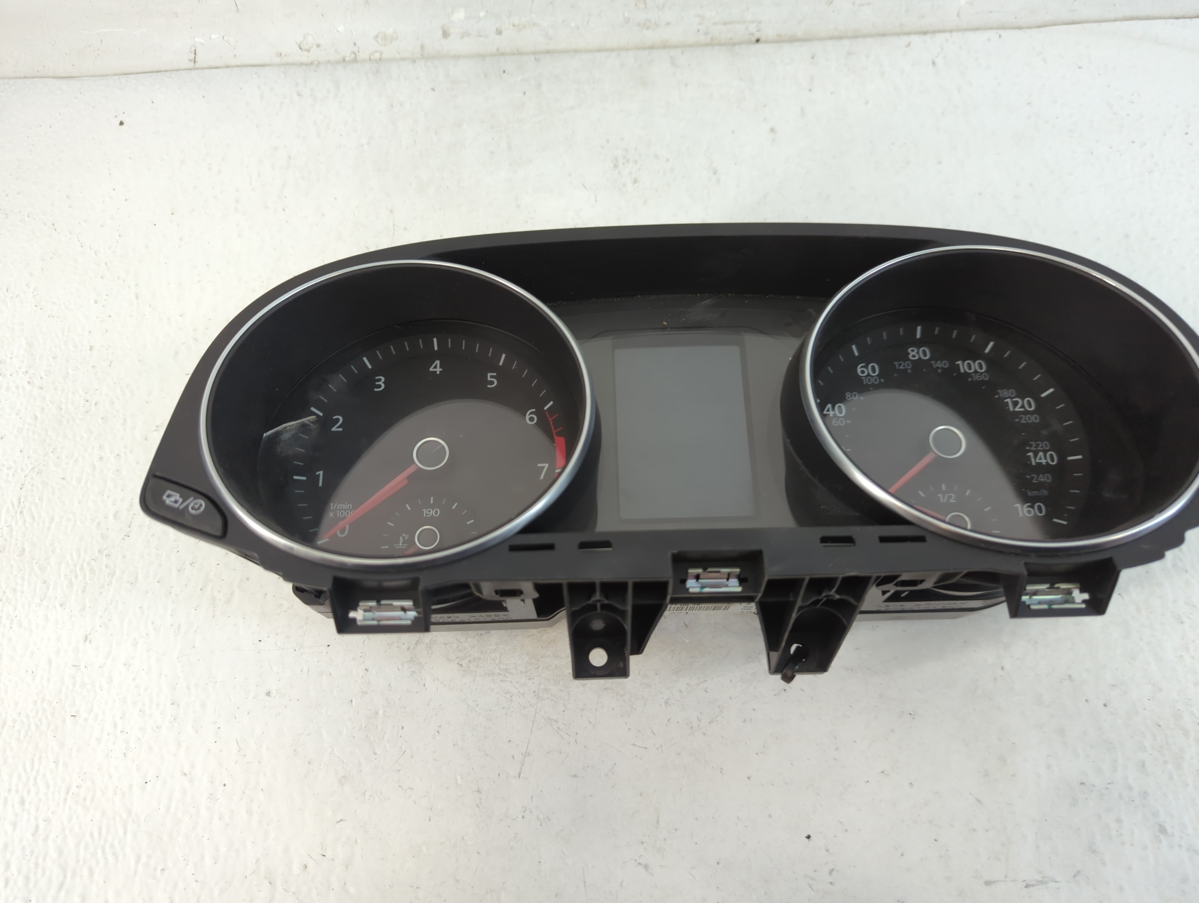2016-2019 Volkswagen Passat Speedometer Instrument Cluster Gauges 906850 - Oemusedautoparts1.com