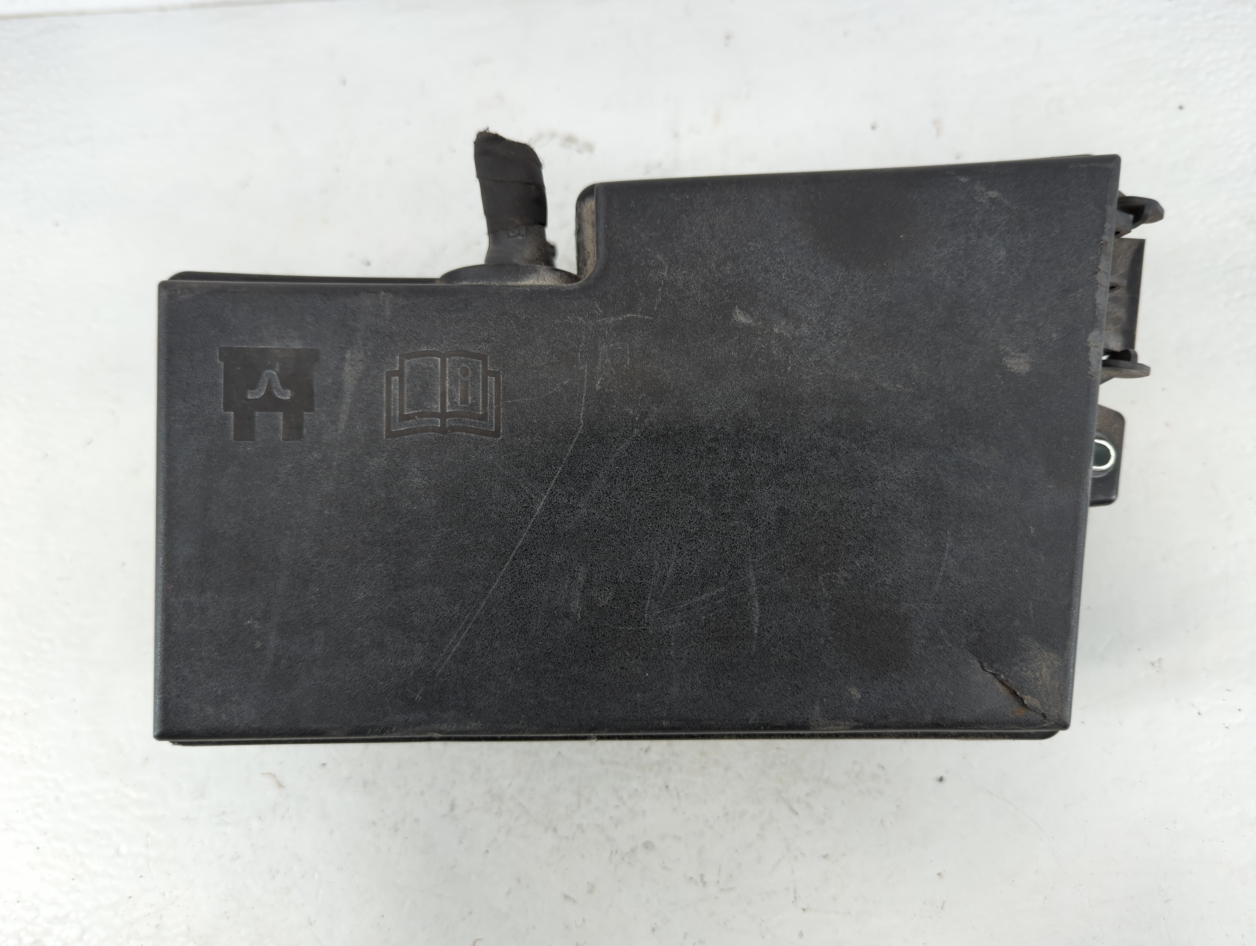 Picture of 2016-2016 Ford Focus Fusebox Fuse Box Relay Module 906902
