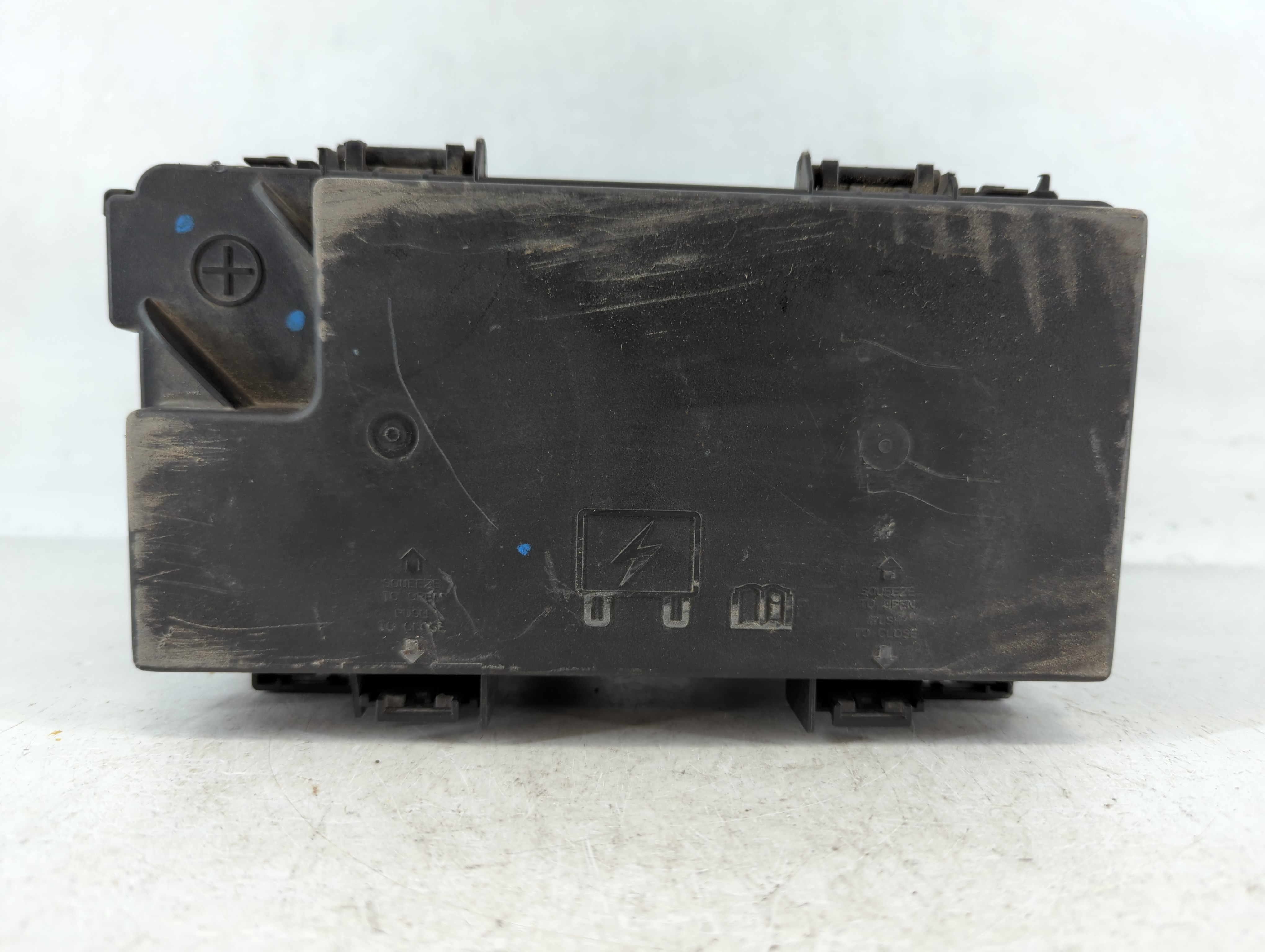 2010 Chrysler Town & Country Chassis Control Module Ccm Bcm Body Control 906912 - Oemusedautoparts1.com