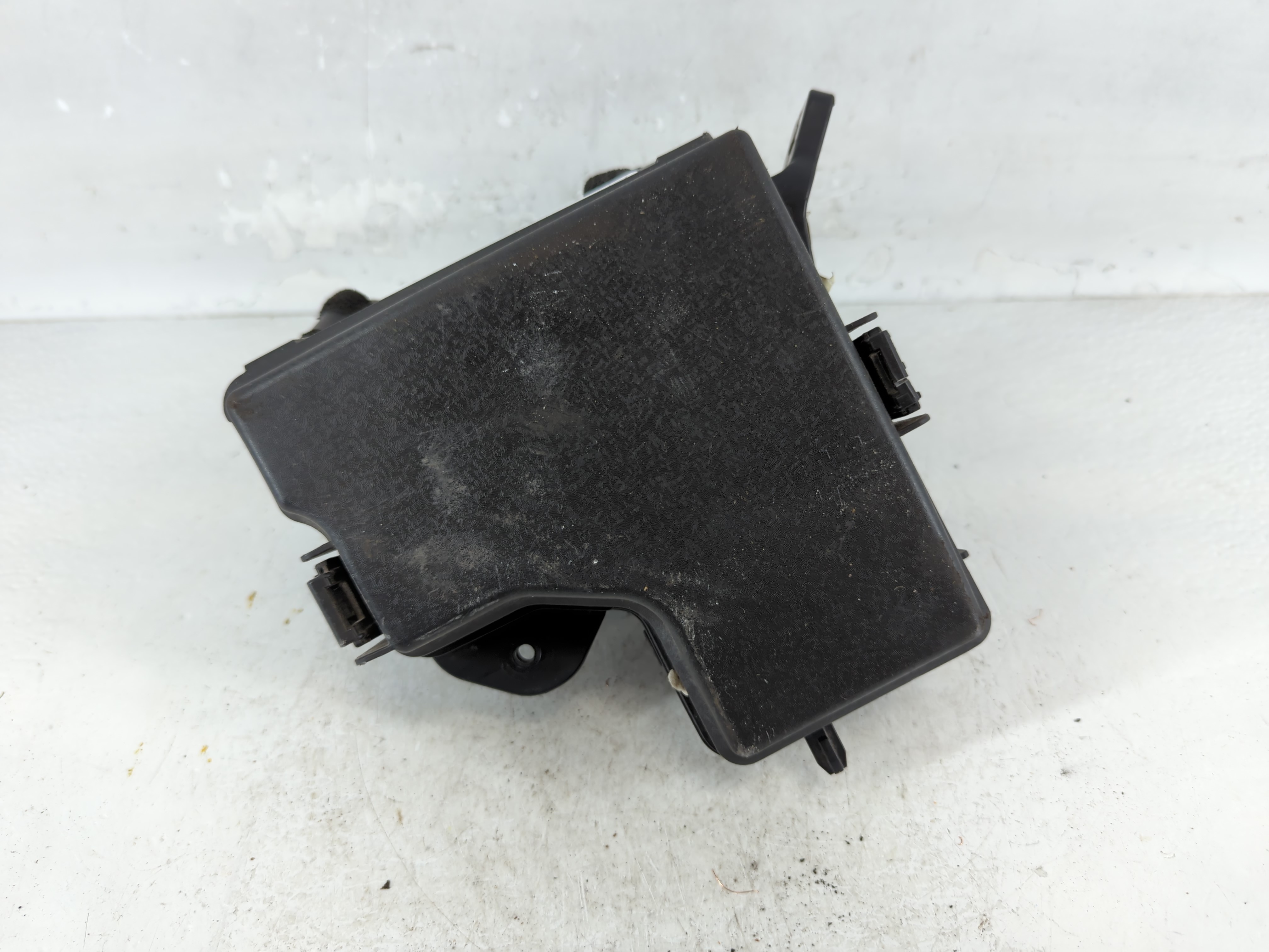 Picture of 2012-2014 Hyundai Veloster Fusebox Fuse Box Relay Module 906921