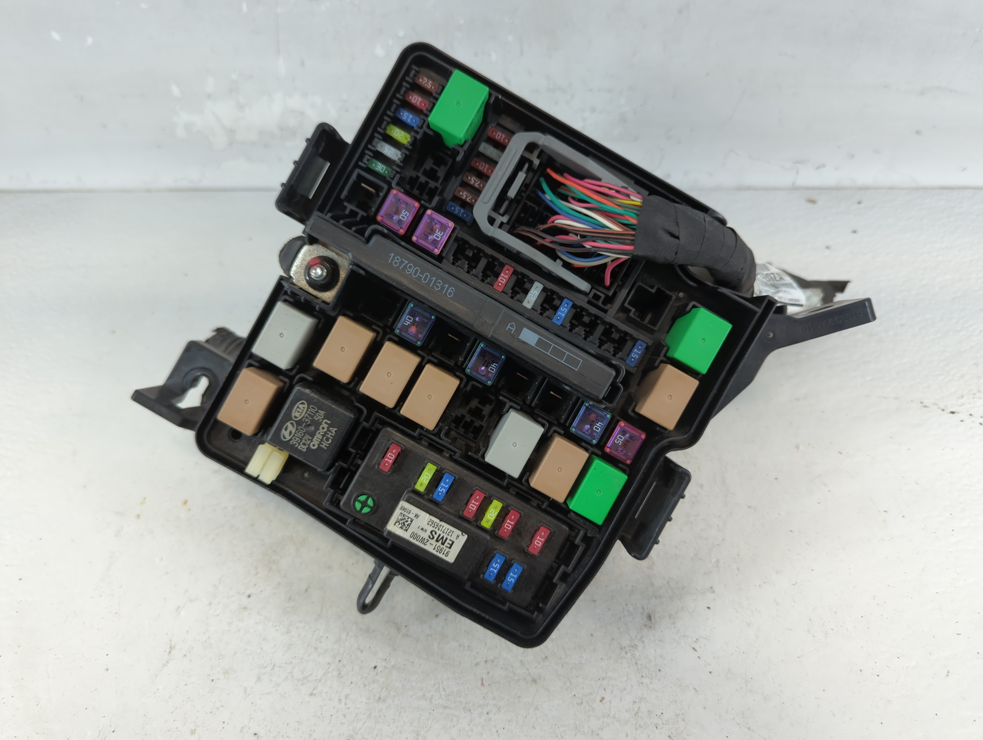Picture of 2013 Hyundai Santa Fe Fusebox Fuse Box Relay Module 91951-2w000 906991