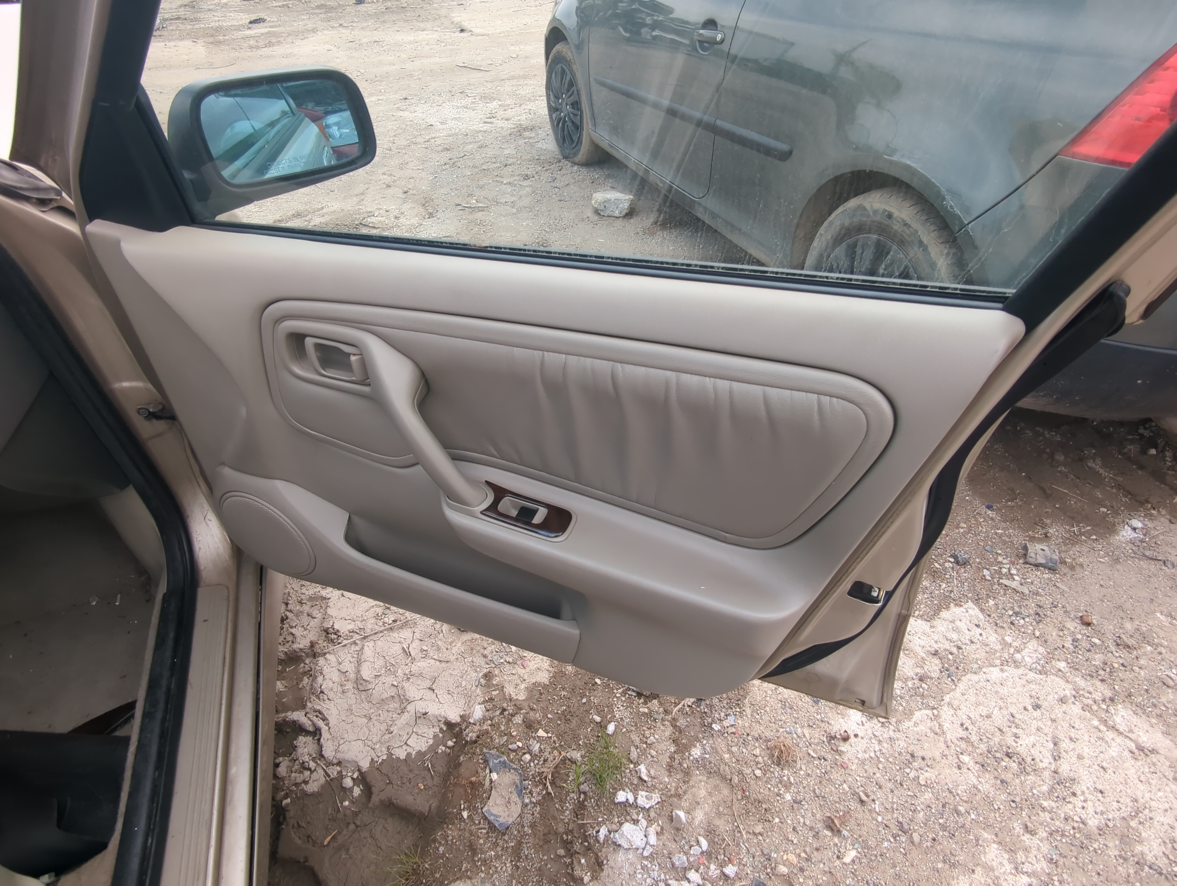 Picture of 2001 Infiniti G20 Front Right Passenger Interior Door Panel Trim 907924