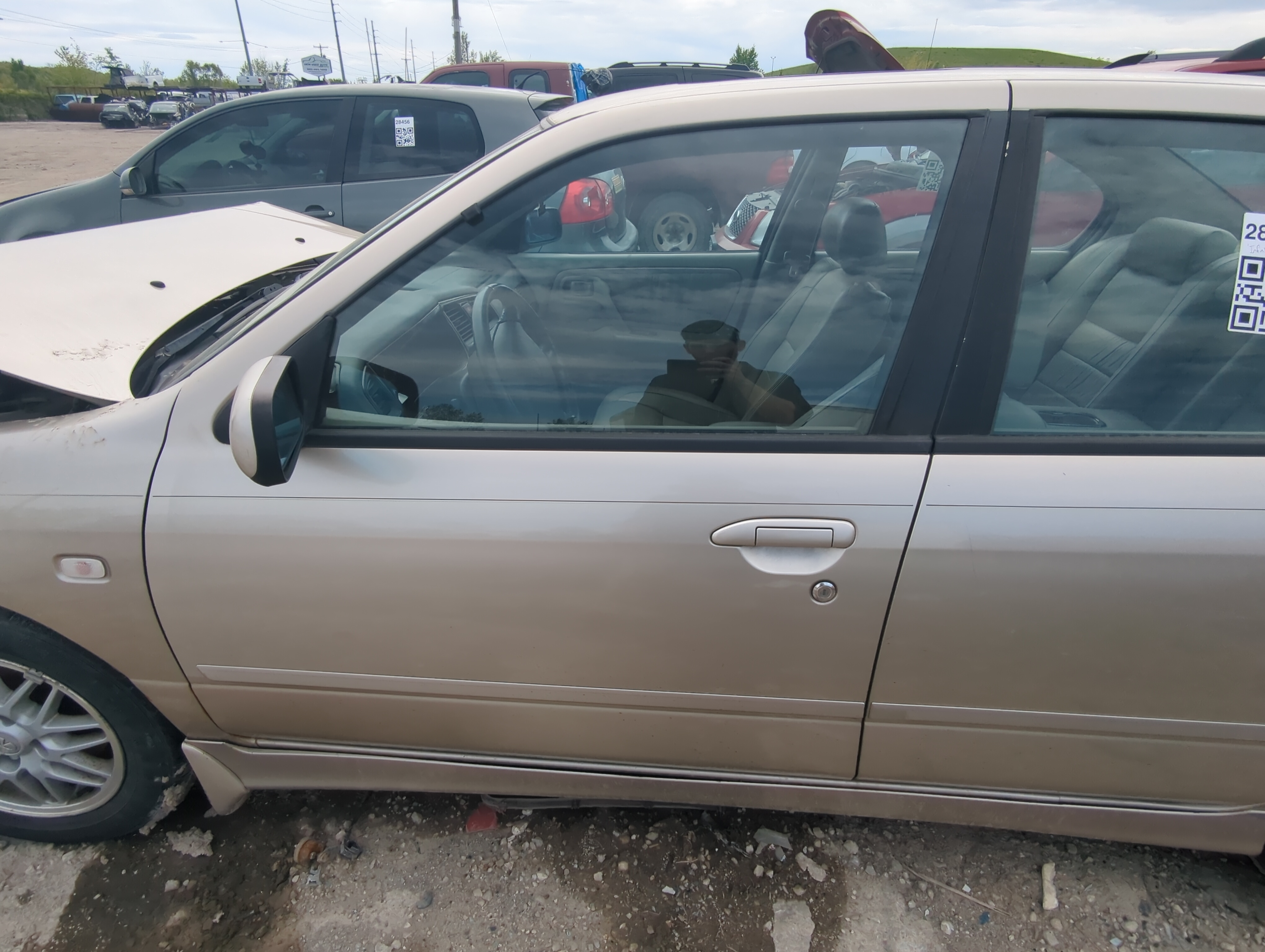 Picture of 1999-2002 Infiniti G20 Driver Front Door Oem 907954