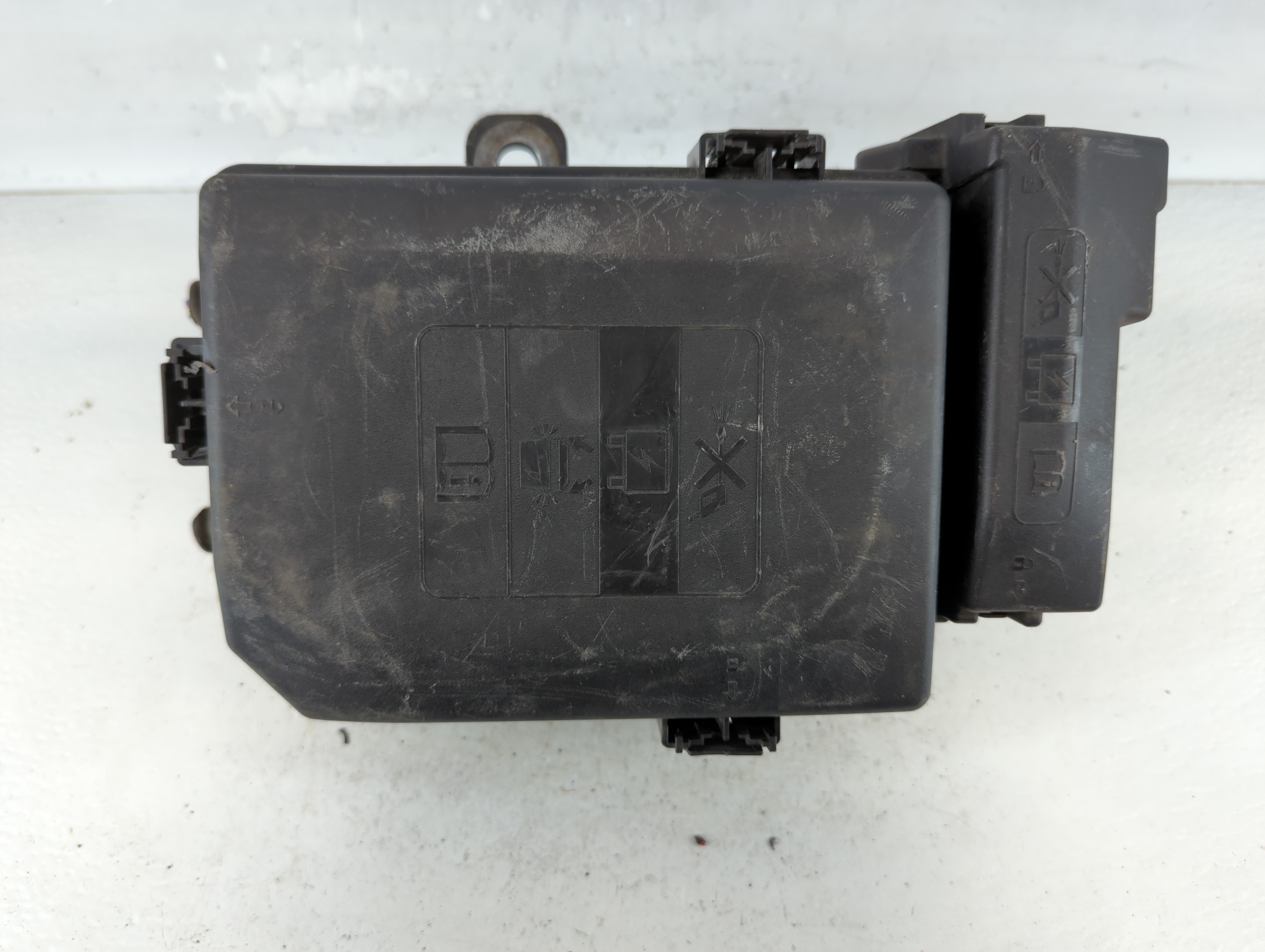 2018-2021 Gmc Terrain Fusebox Fuse Box Relay Module 23246682 908120 - Oemusedautoparts1.com