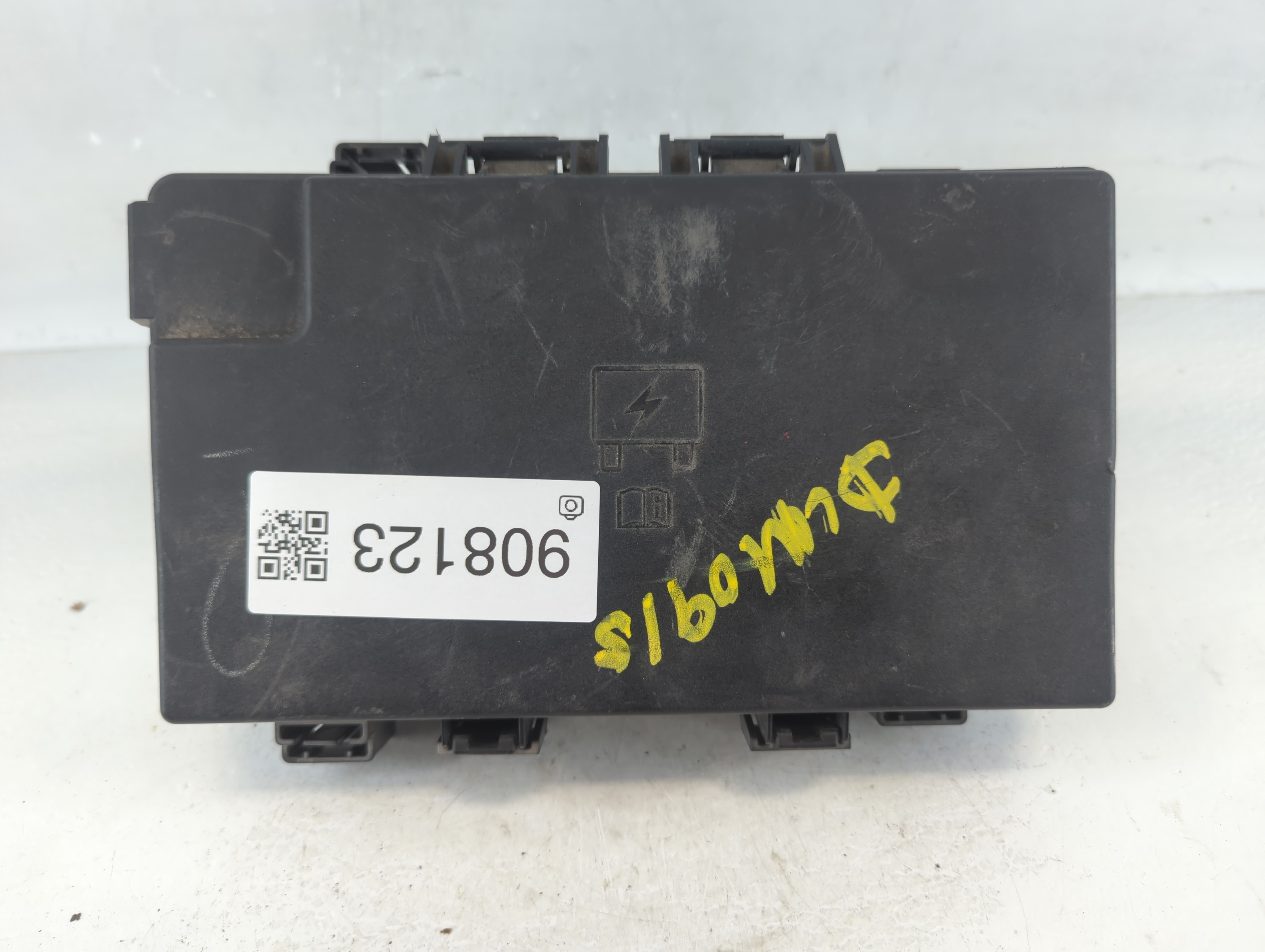 2018 Dodge Durango Fusebox Fuse Box Relay Module P68320923ac 908123 - Oemusedautoparts1.com