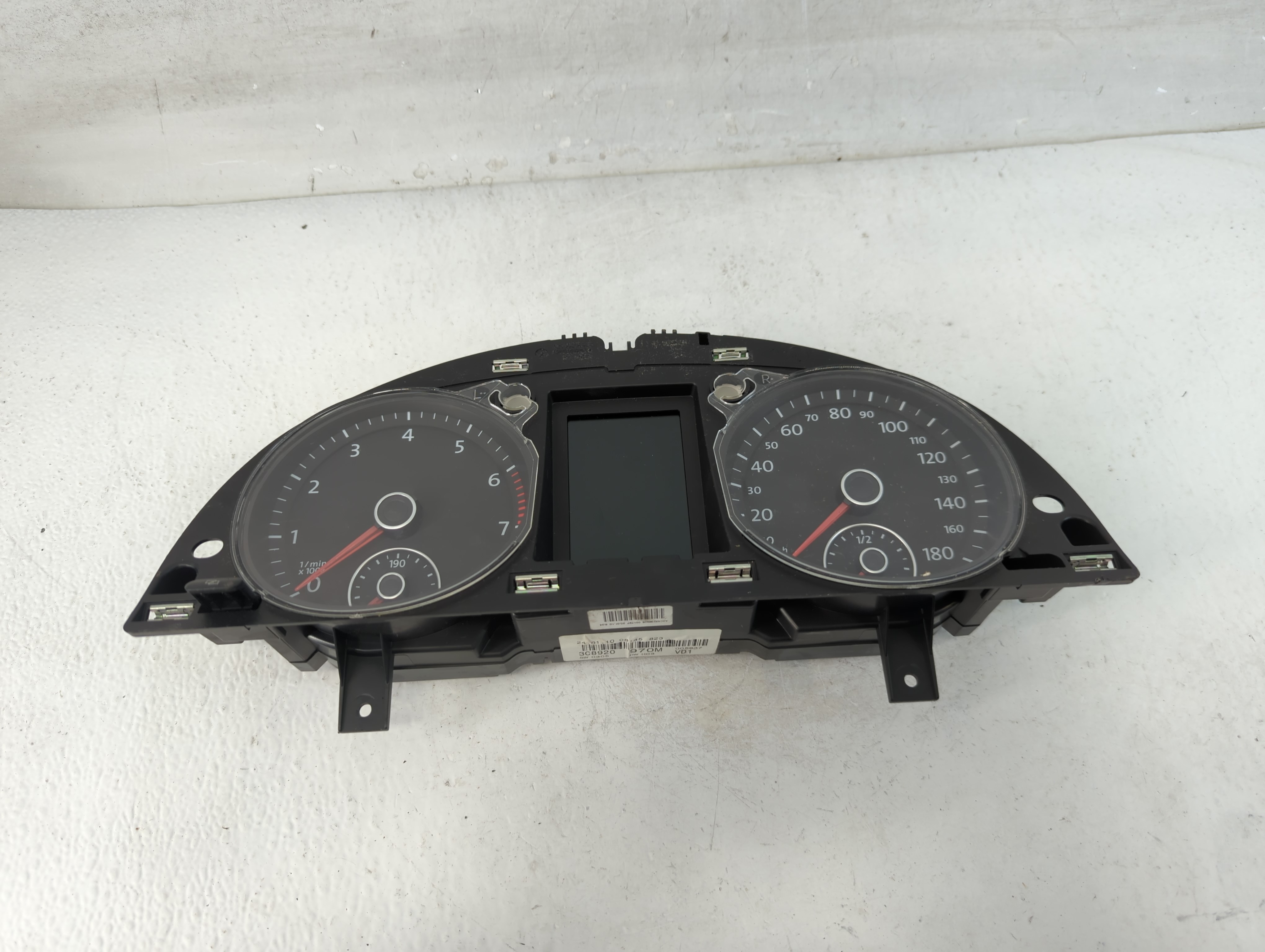2010-2011 Volkswagen Cc Speedometer Instrument Cluster Gauges 3c8920 970m 908139 - Oemusedautoparts1.com