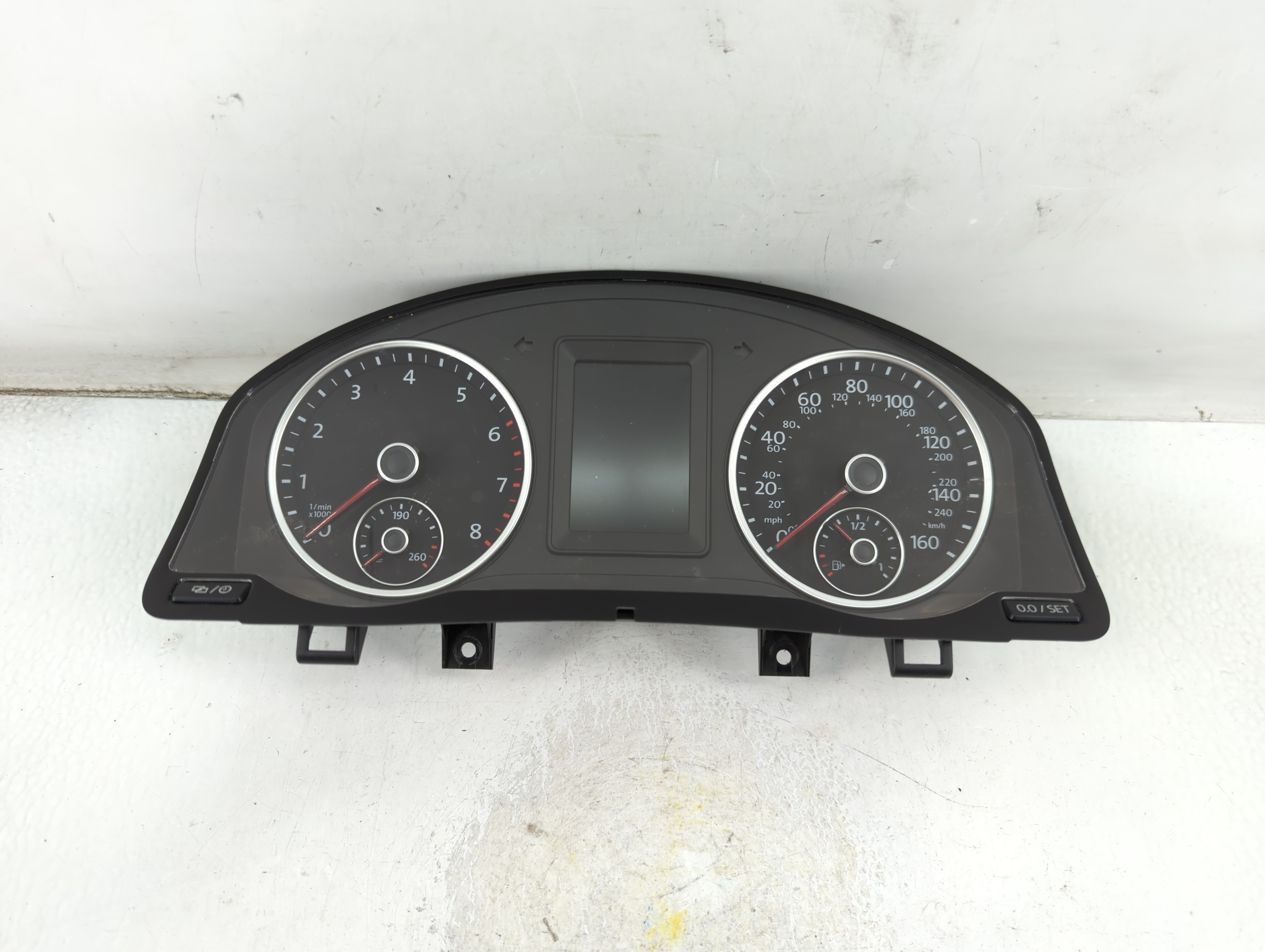 Picture of 2017-2018 Volkswagen Tiguan Speedometer Instrument Cluster Gauges 908266