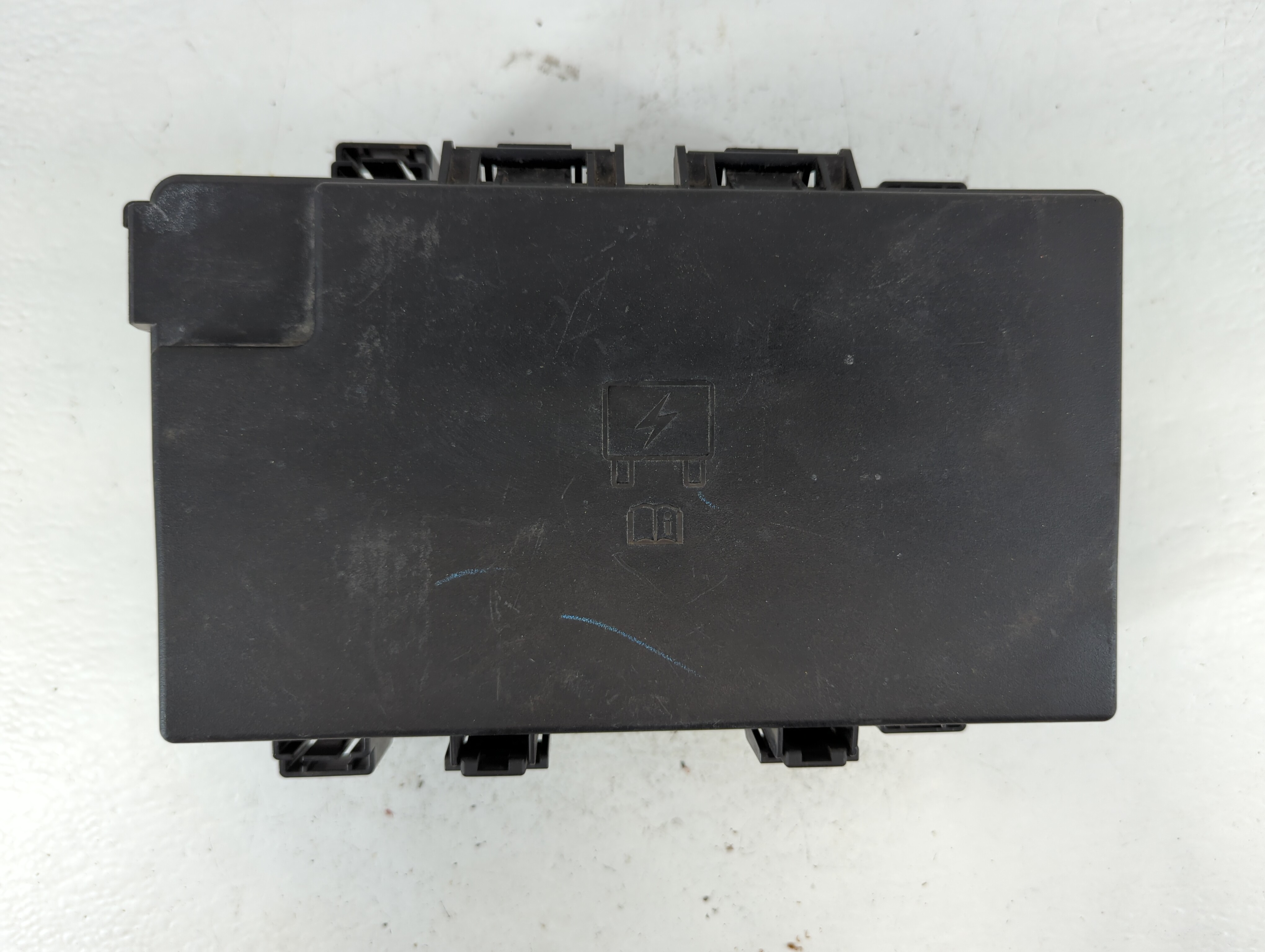 Picture of 2021 Dodge Ram 2500 Fusebox Fuse Box Relay Module P68437288ab 908398