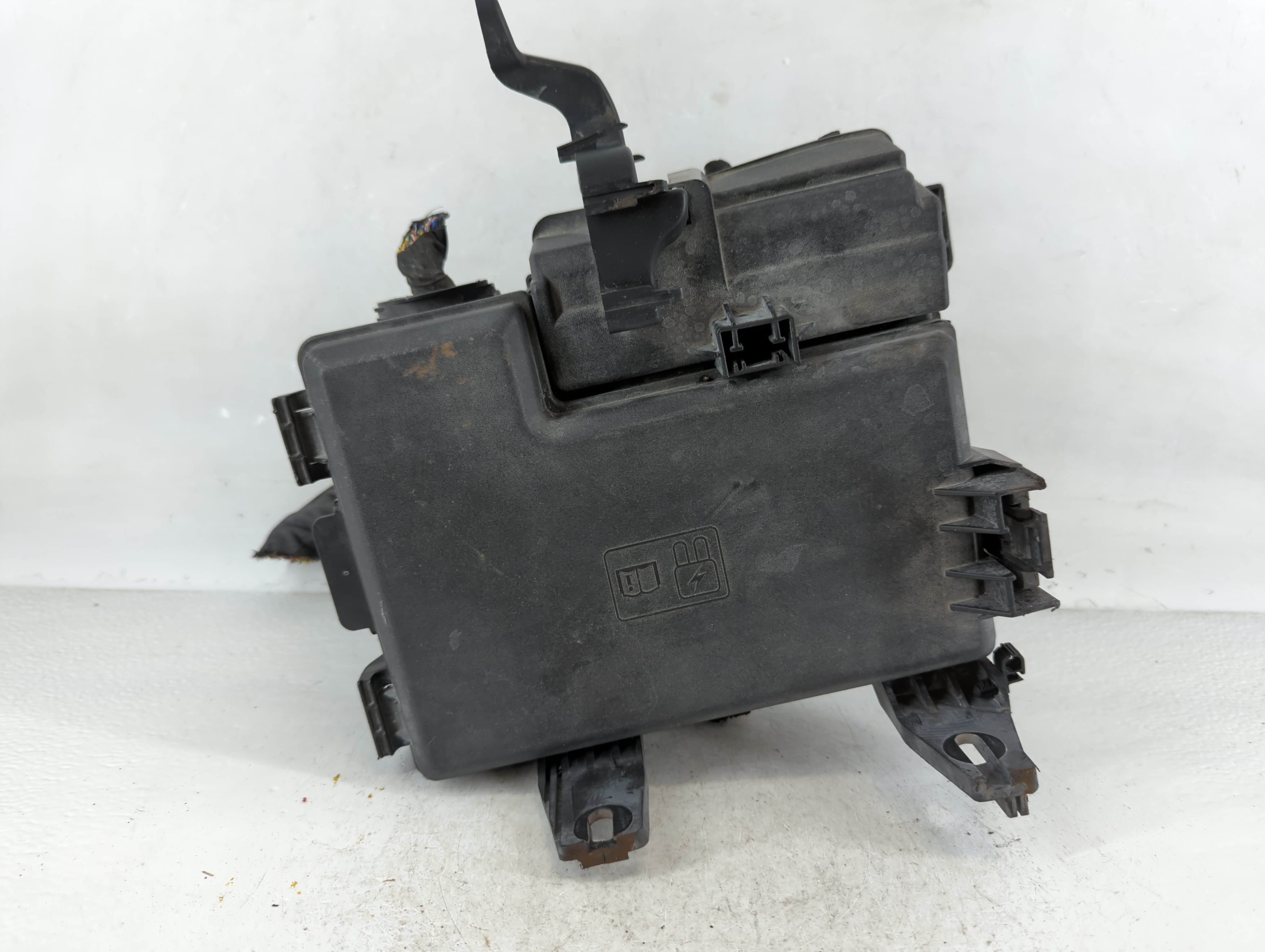 Picture of 2016-2016 Ford F-150 Fusebox Fuse Box Relay Module Fu5t14a068ha 908400