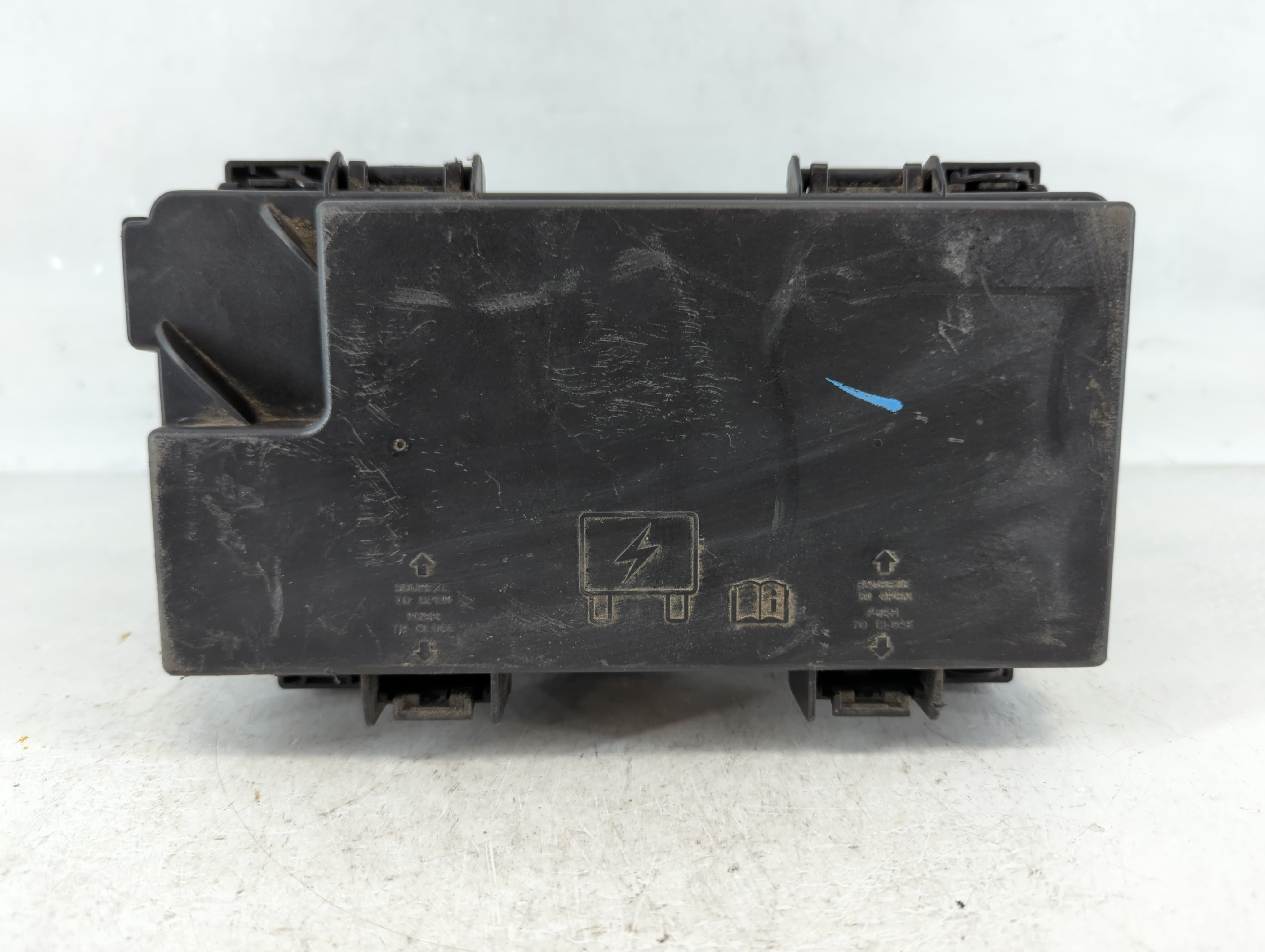2016-2016 Jeep Wrangler Fusebox Fuse Box Relay Module Tipm 68273365aa 908482 - Oemusedautoparts1.com