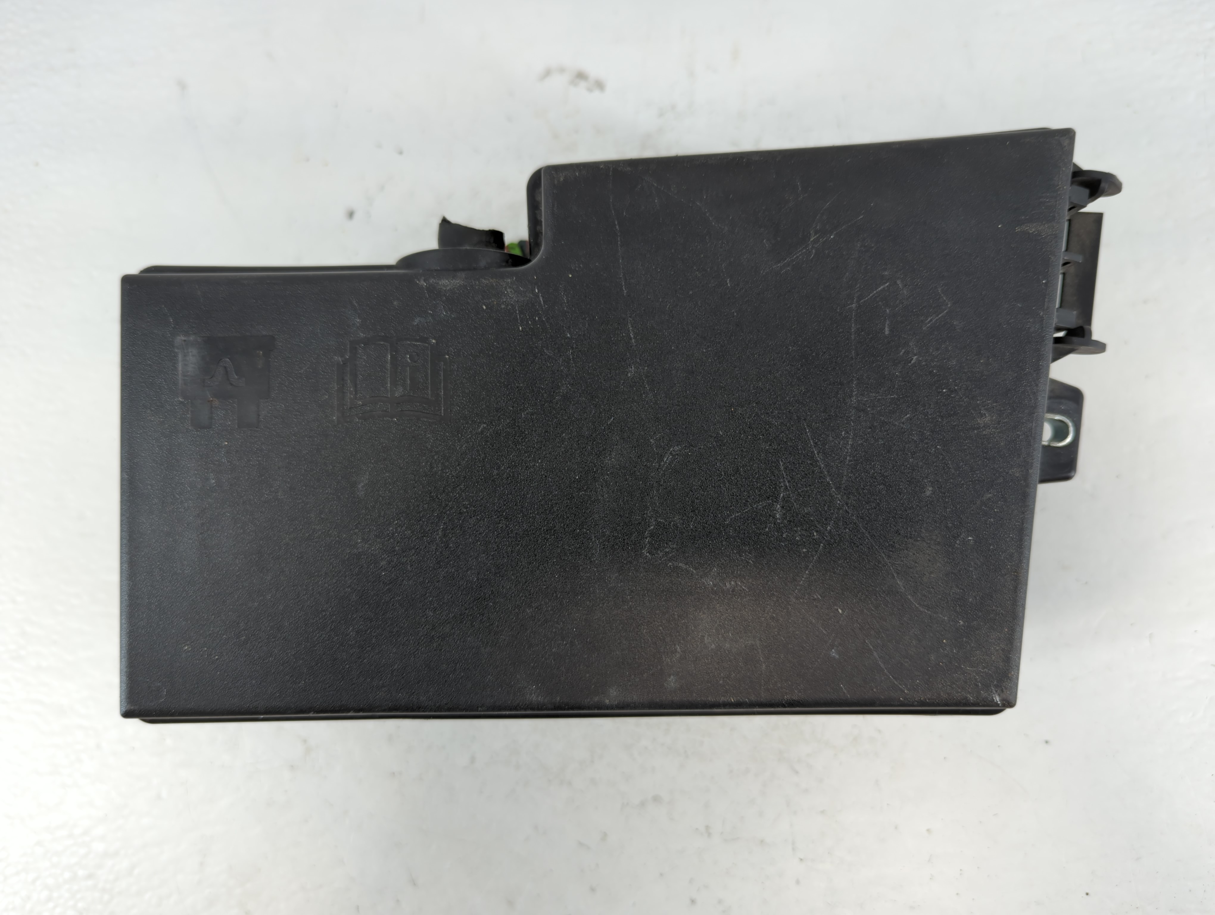 Picture of 2013-2016 Ford Escape Fusebox Fuse Box Relay Module 908509