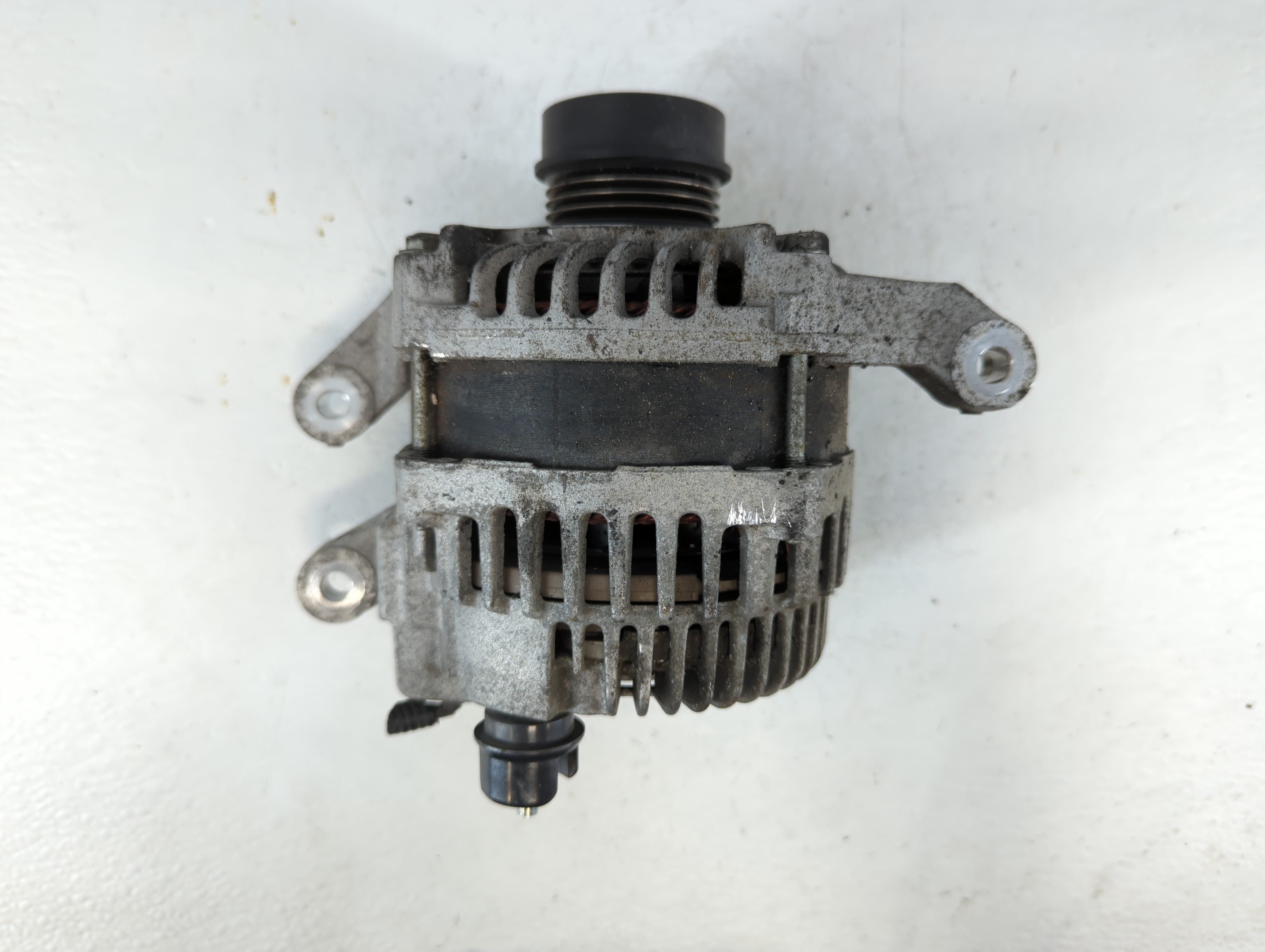 Picture of 2013-2020 Ford Fusion Alternator Generator Charging Assembly Engine Oem 908581