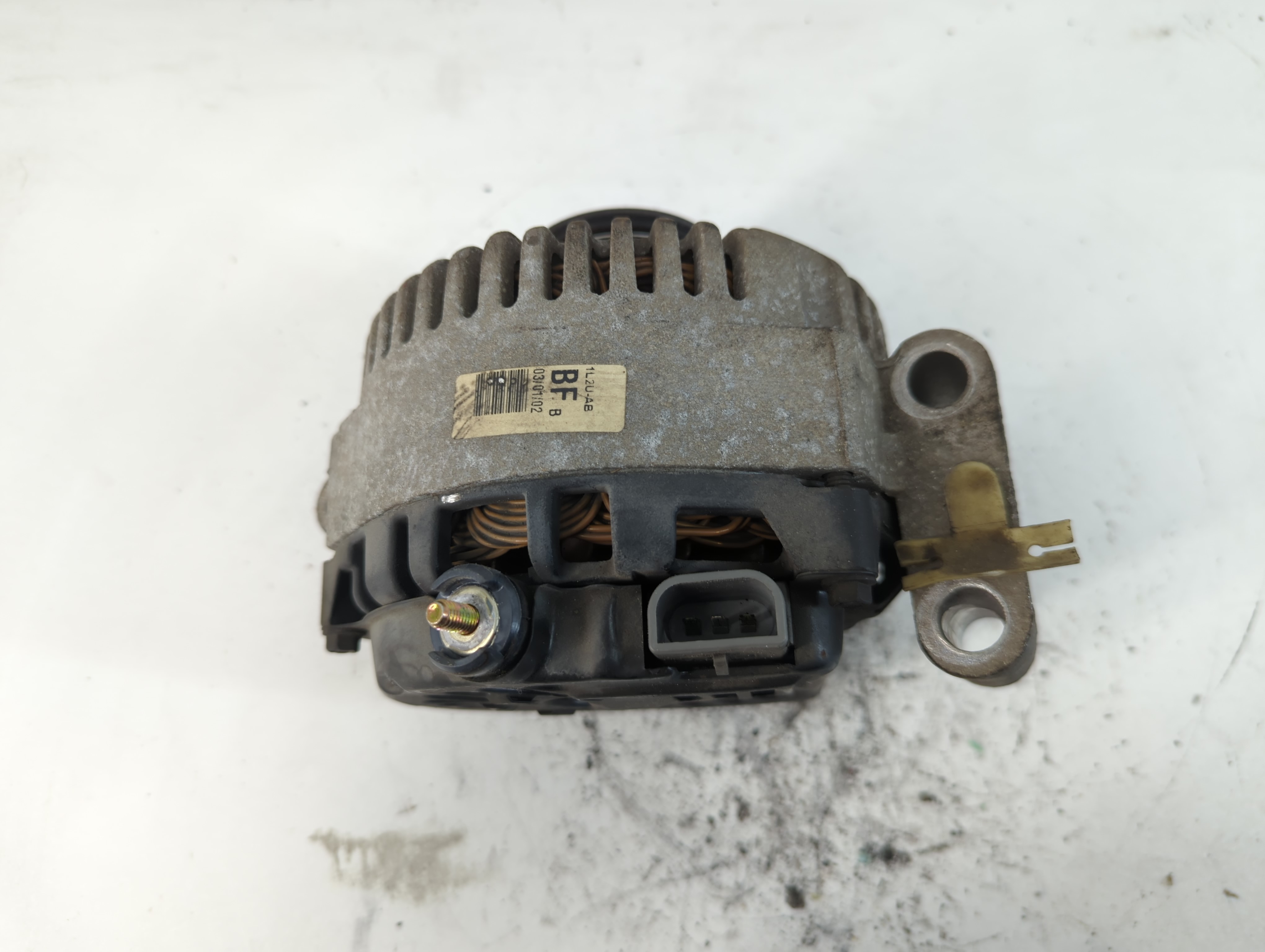 2002-2004 Ford Explorer Alternator Generator Charging Assembly Engine Oem 908664 - Oemusedautoparts1.com
