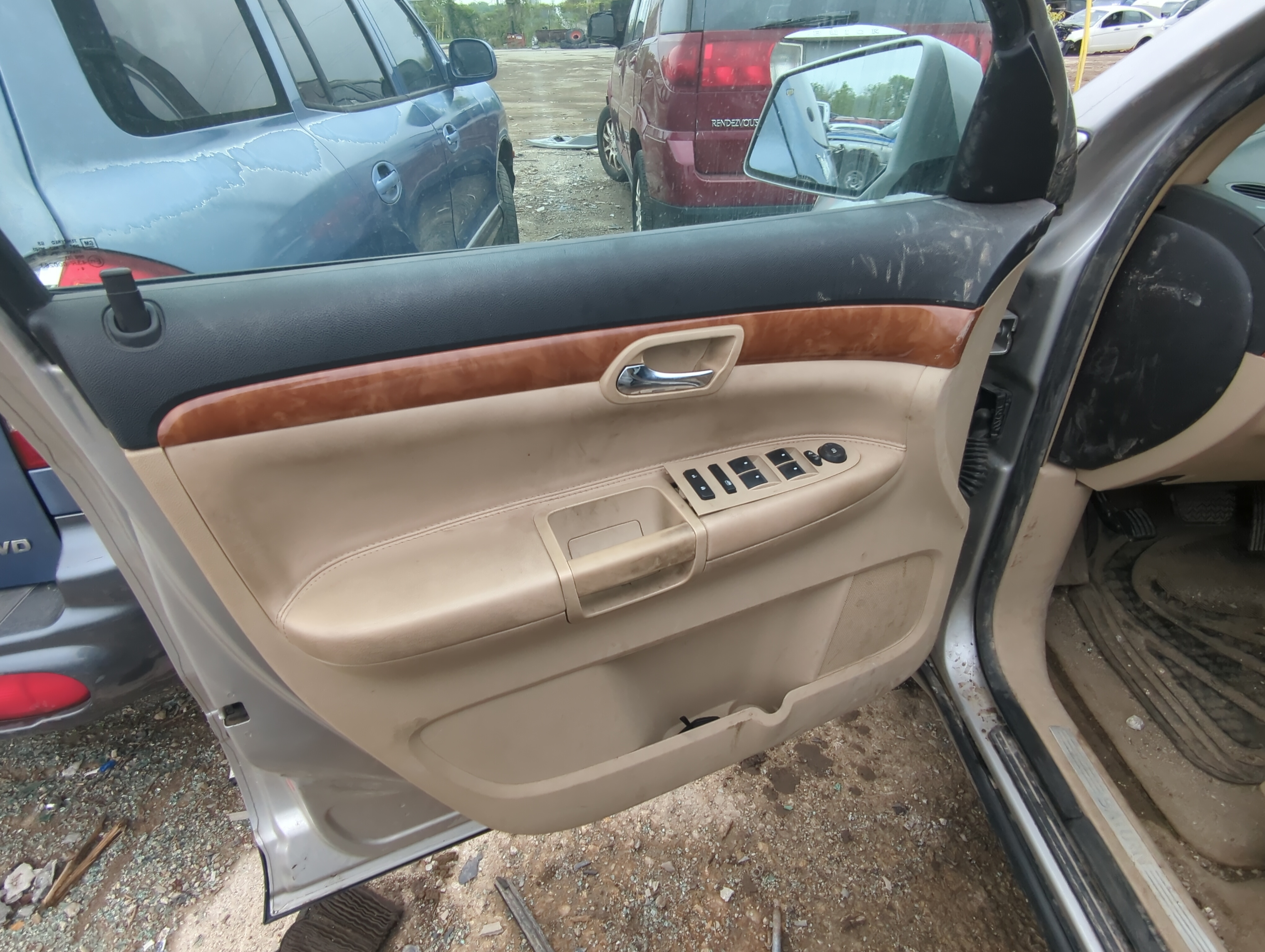 Picture of 2007 Saturn Outlook Front Left Driver Interior Door Panel Trim 908804