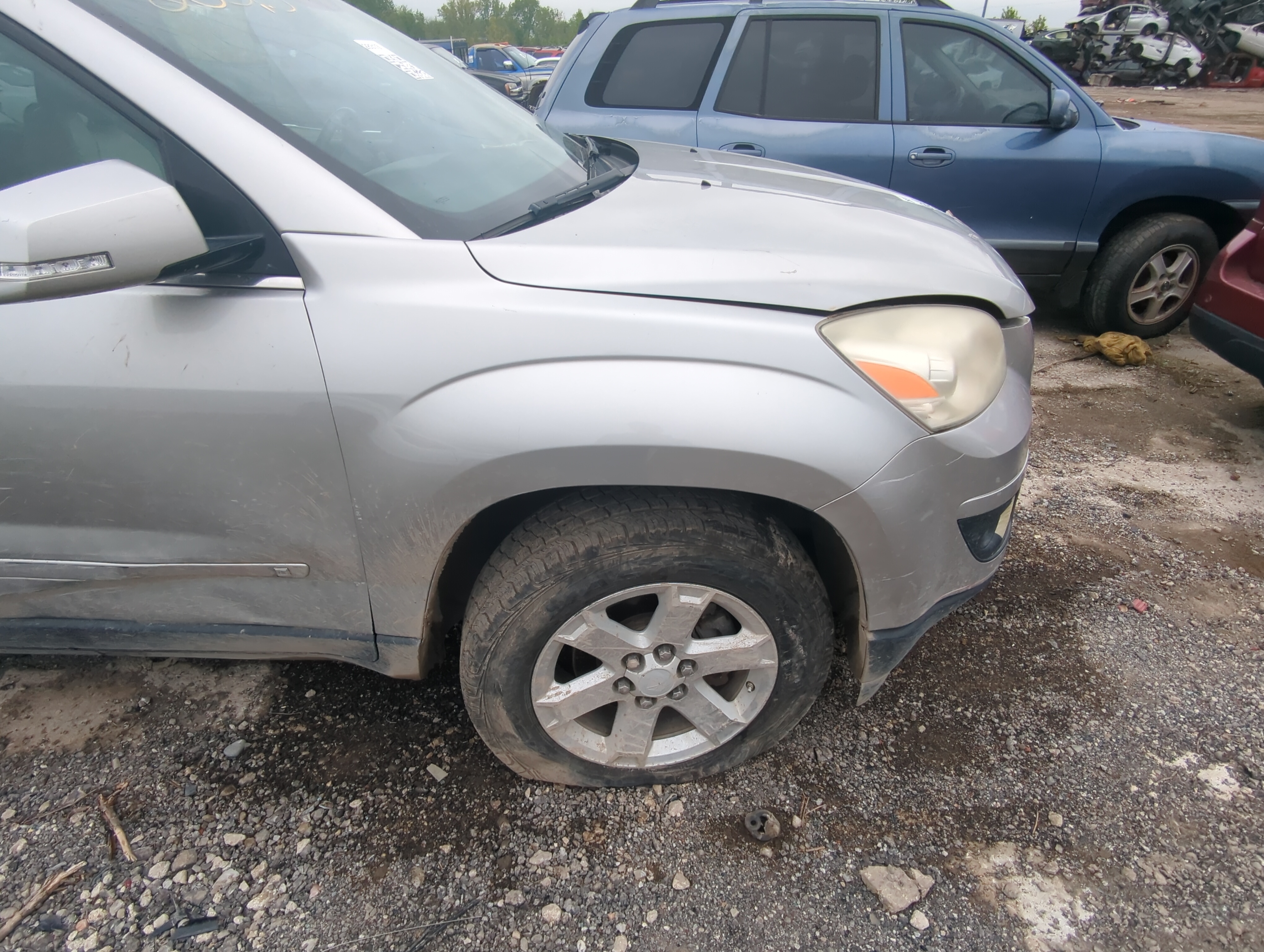 Picture of 2007 Saturn Outlook Passenger Fender 908854