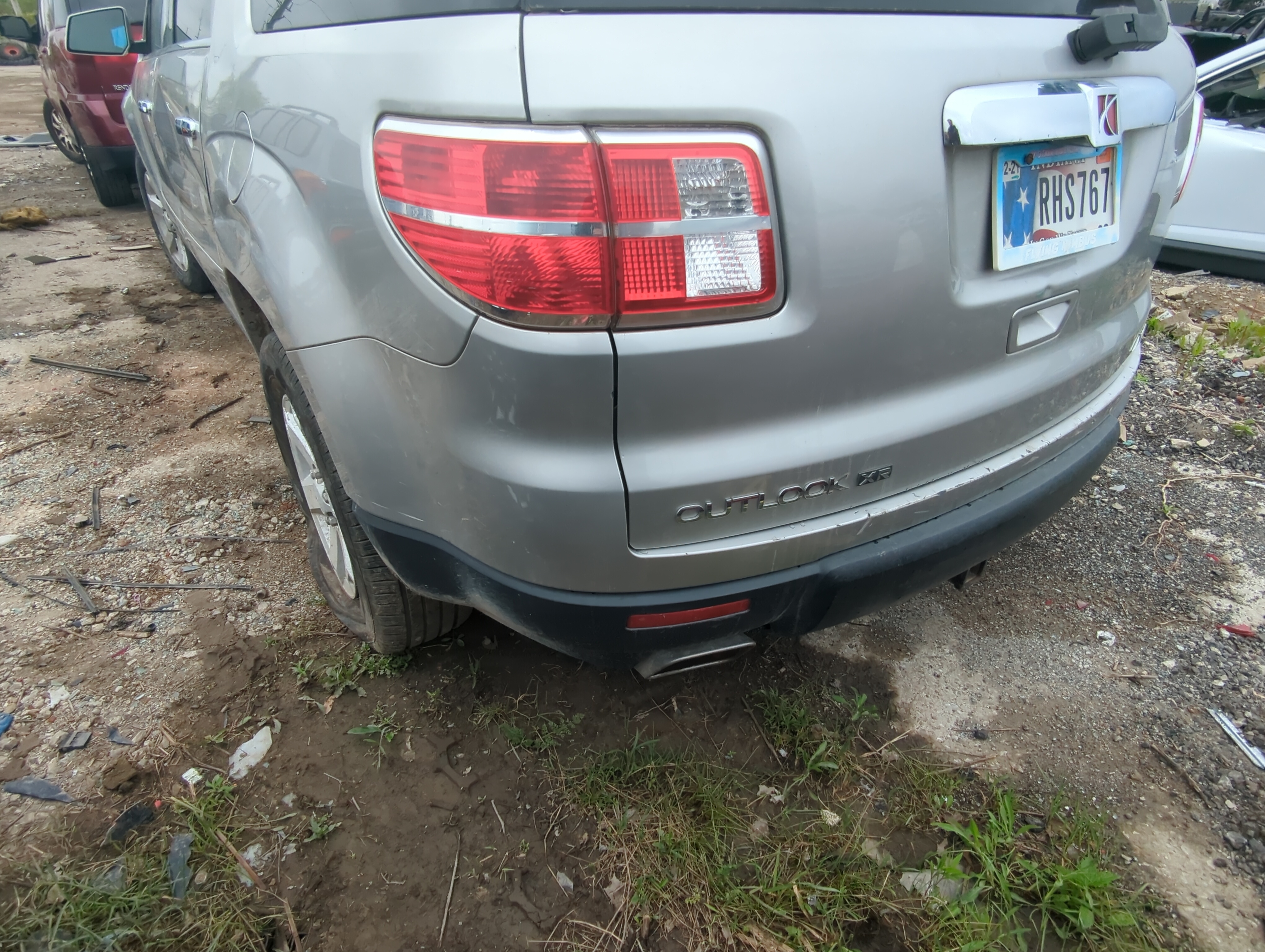 Picture of 2007 Saturn Outlook Rear Bumper Assembly Oem 908858